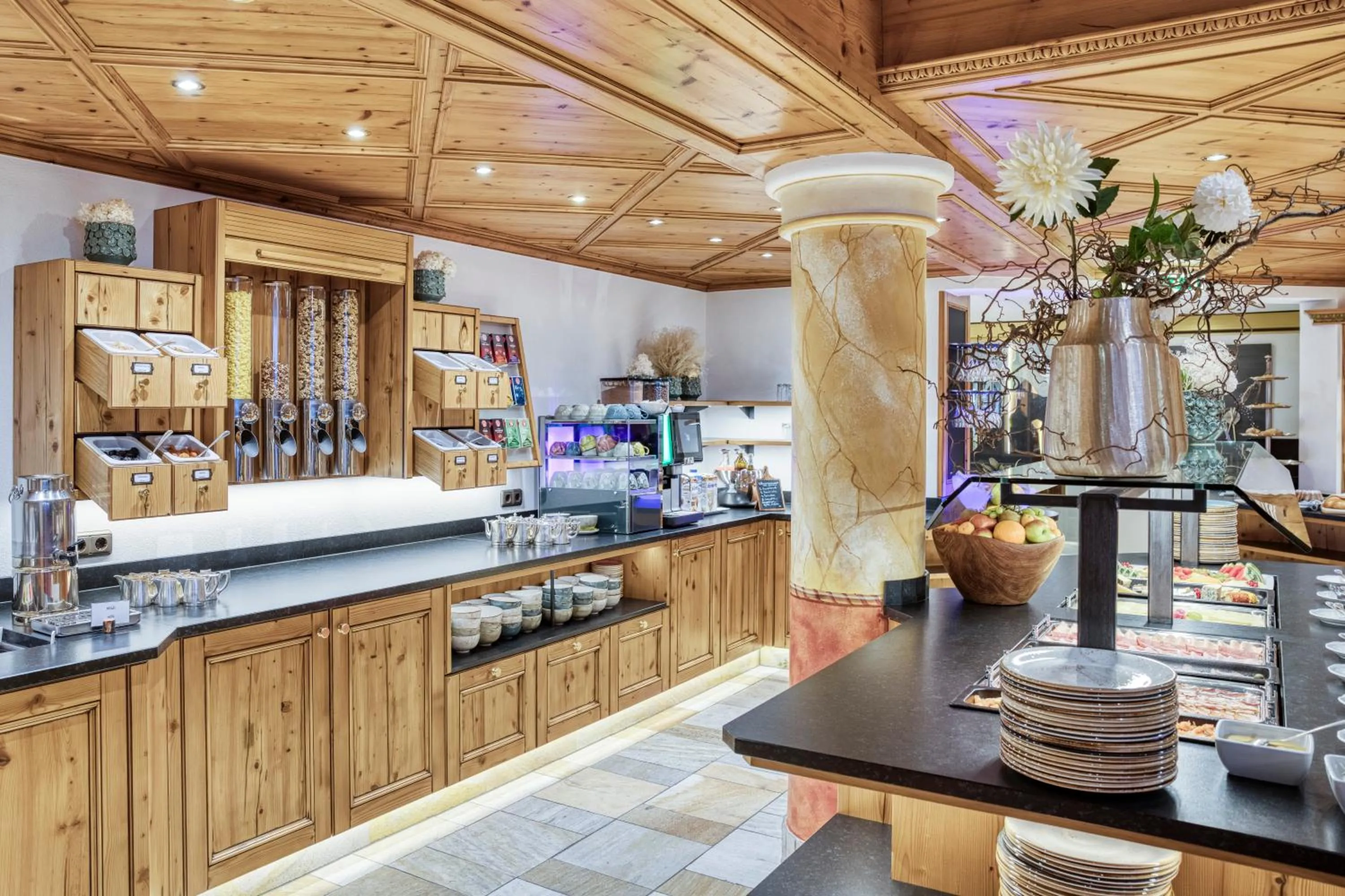 Buffet breakfast in Hotel Alte Post