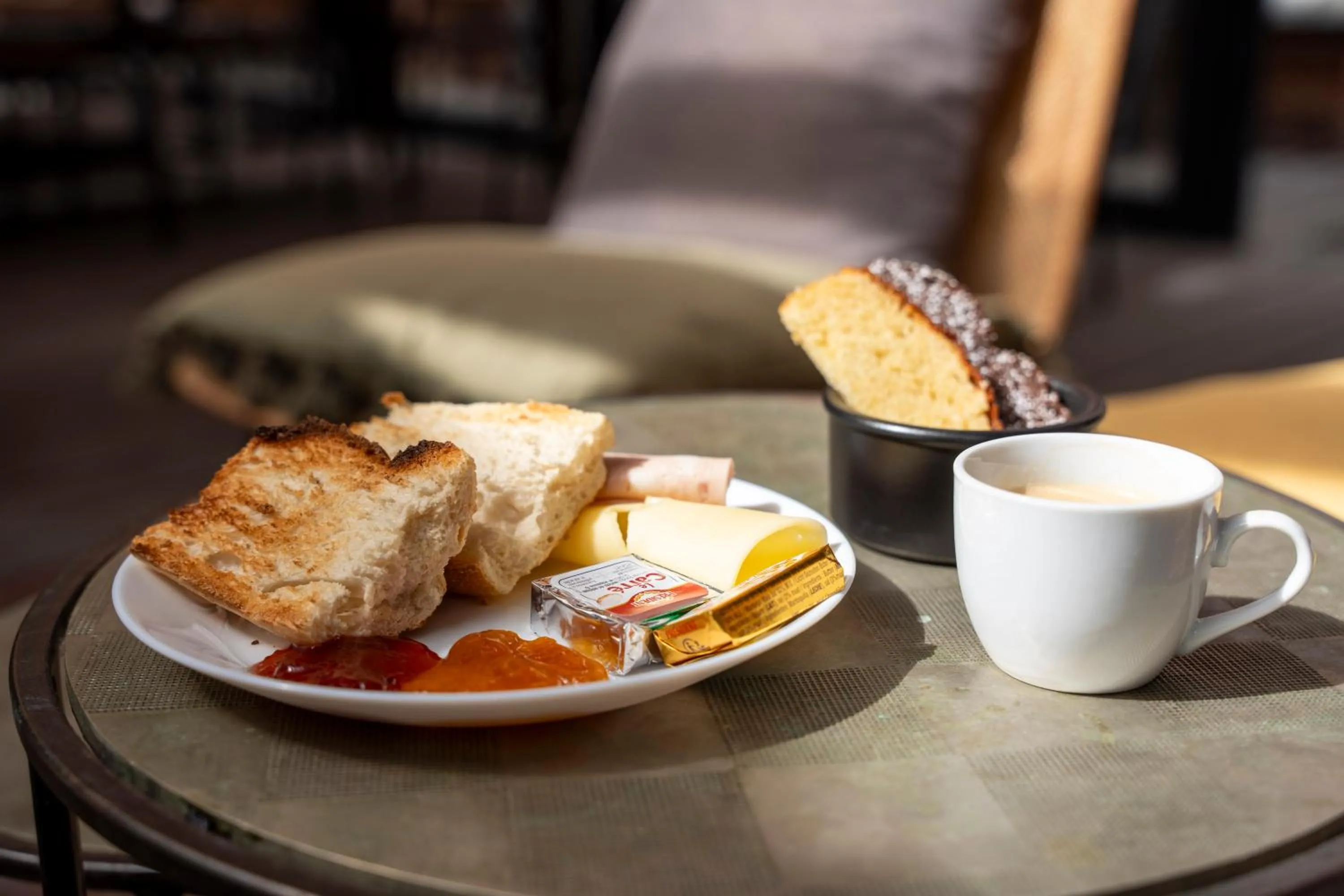 Food and drinks in Hotel SUB