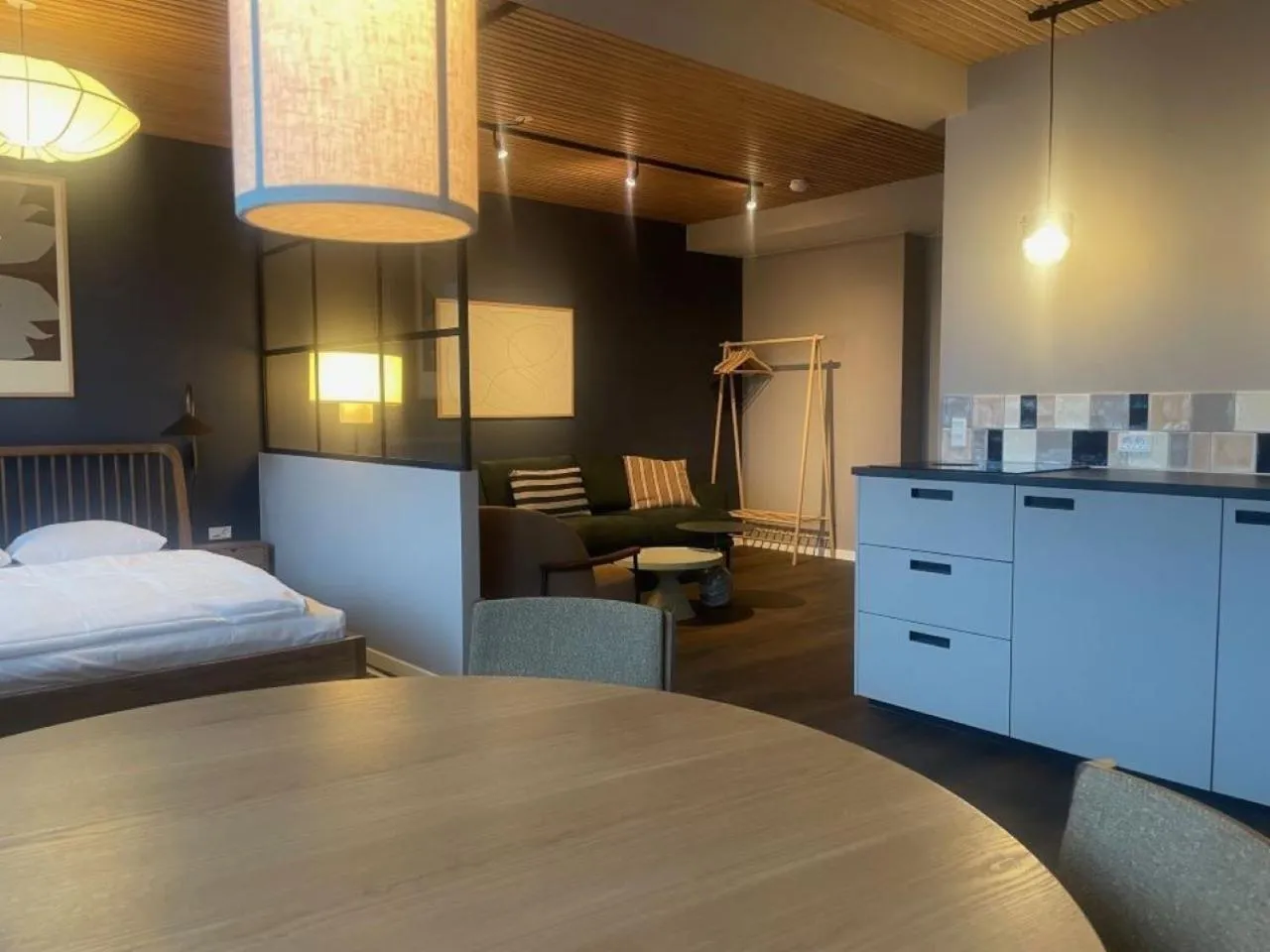 Kitchen or kitchenette, Bed in Hotel Jutlandia