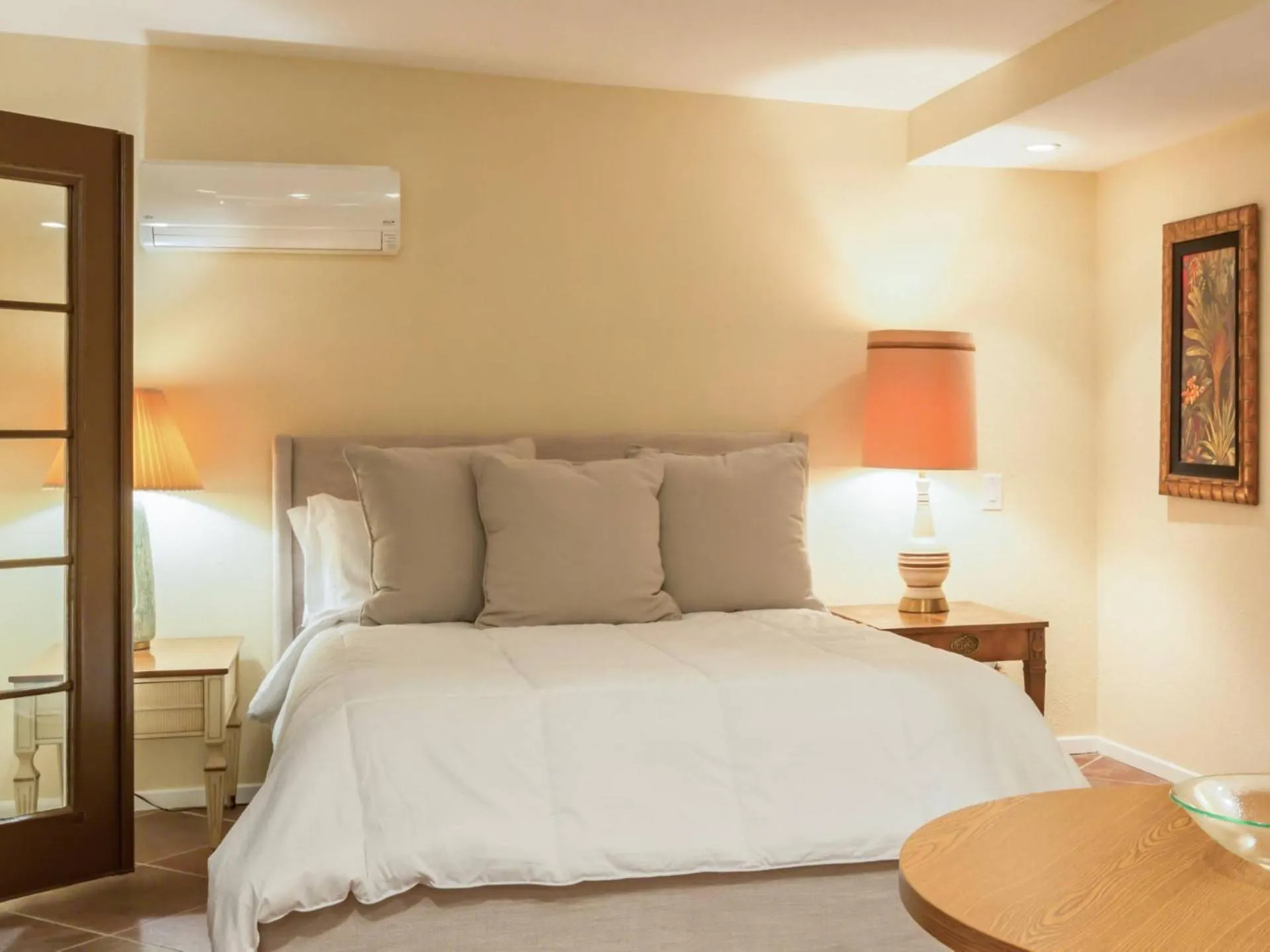 Bed in Reeves Garden House by ACME House Company