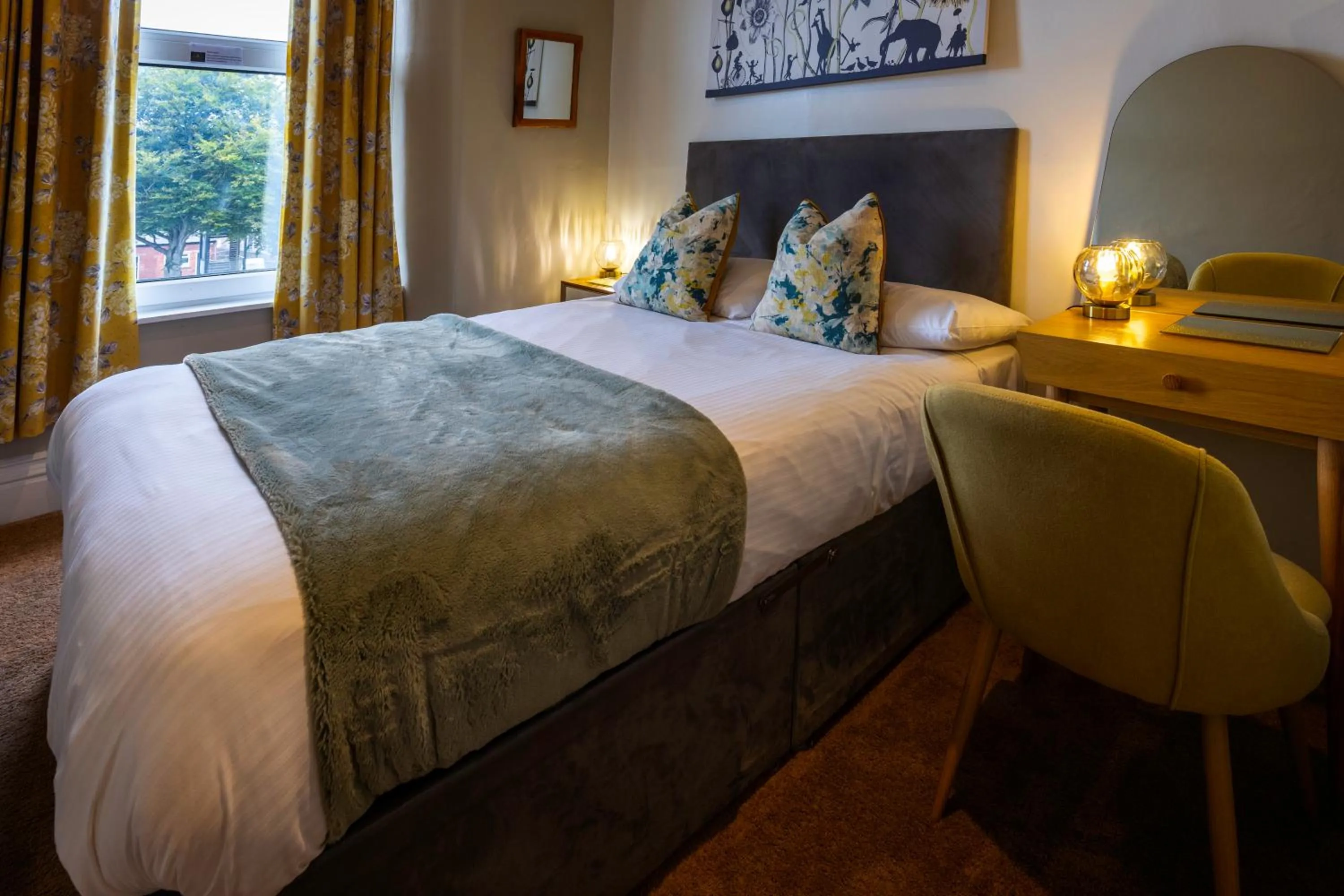 Bed in The Royal Station Hotel