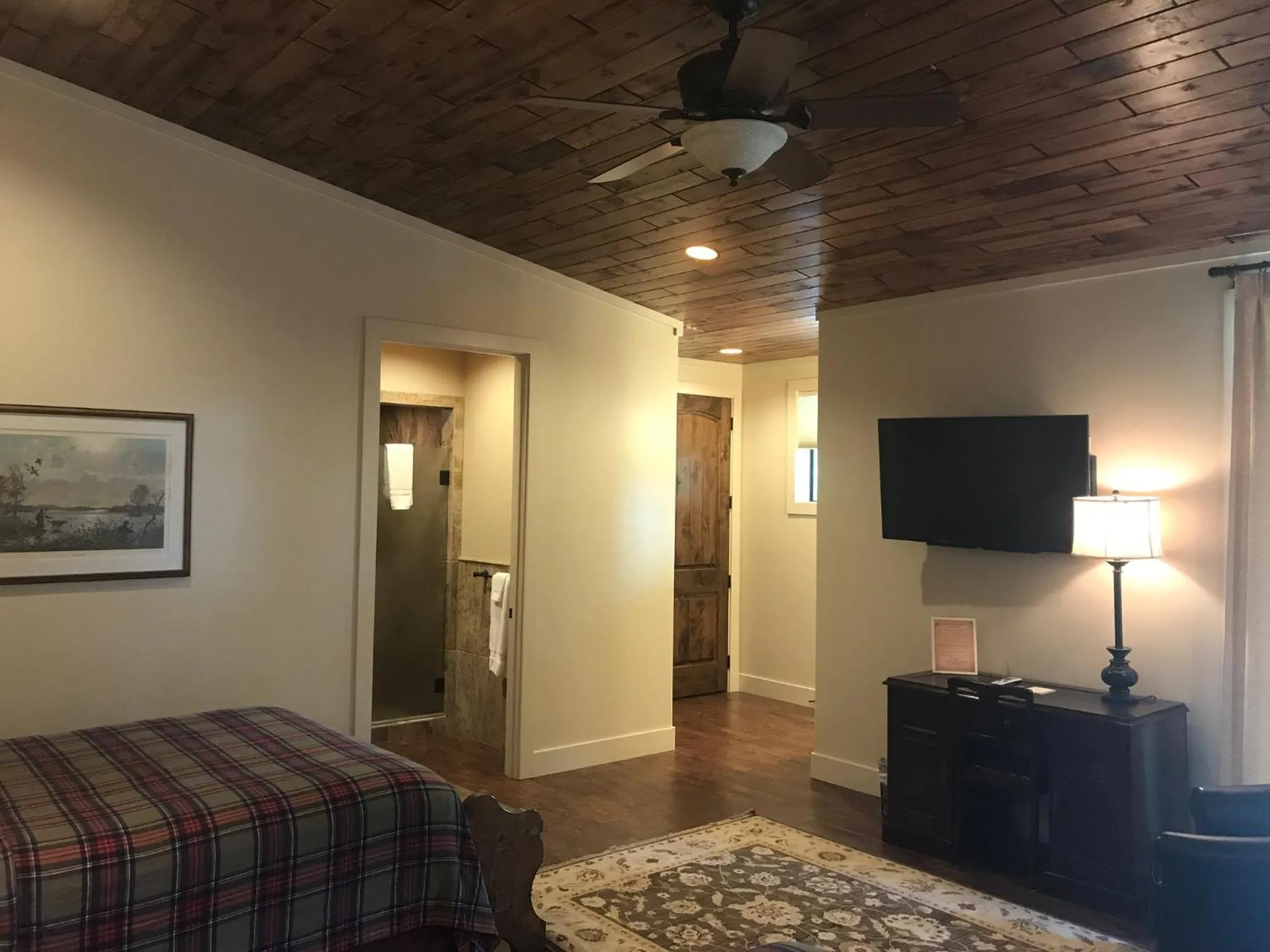 Shower, Bed in Joshua Creek Ranch