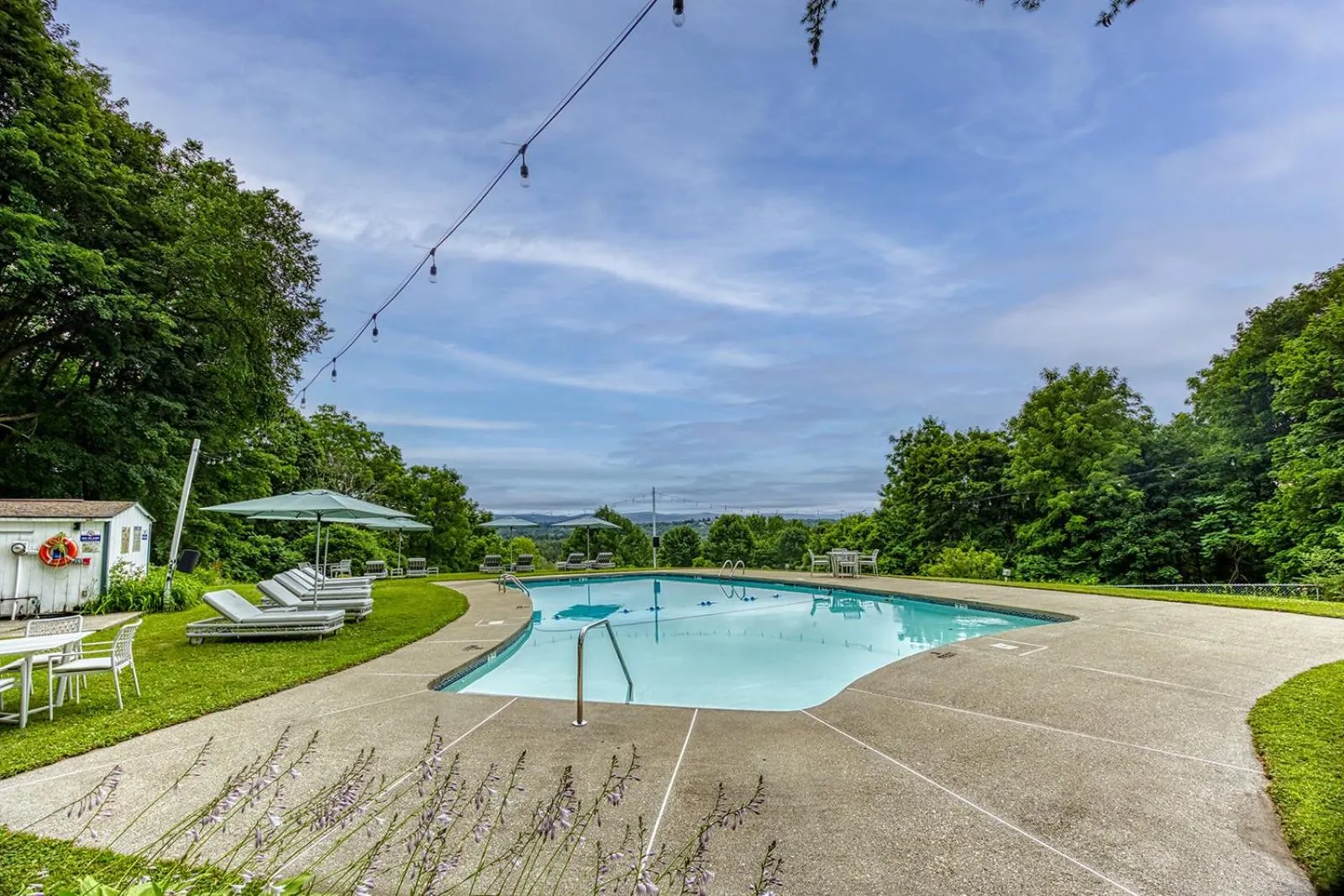 Swimming pool in Apple Tree Inn