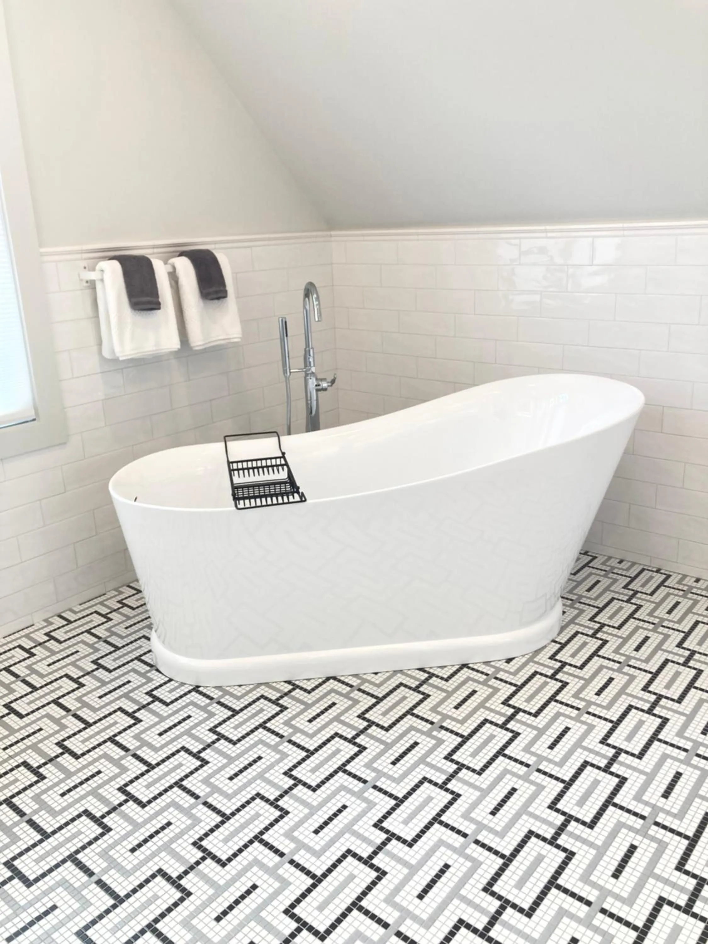 Bath in GREAT ISLAND INN - A Modern Boutique Hotel