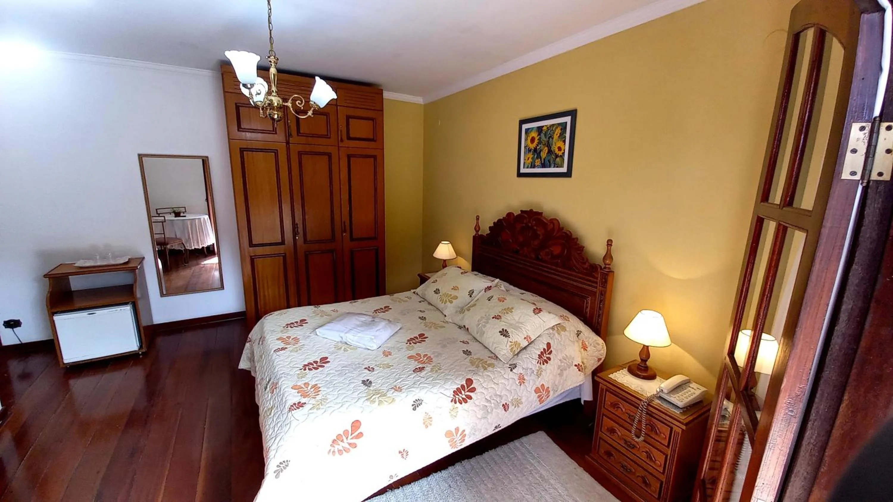 Bedroom in Hotel Shallon