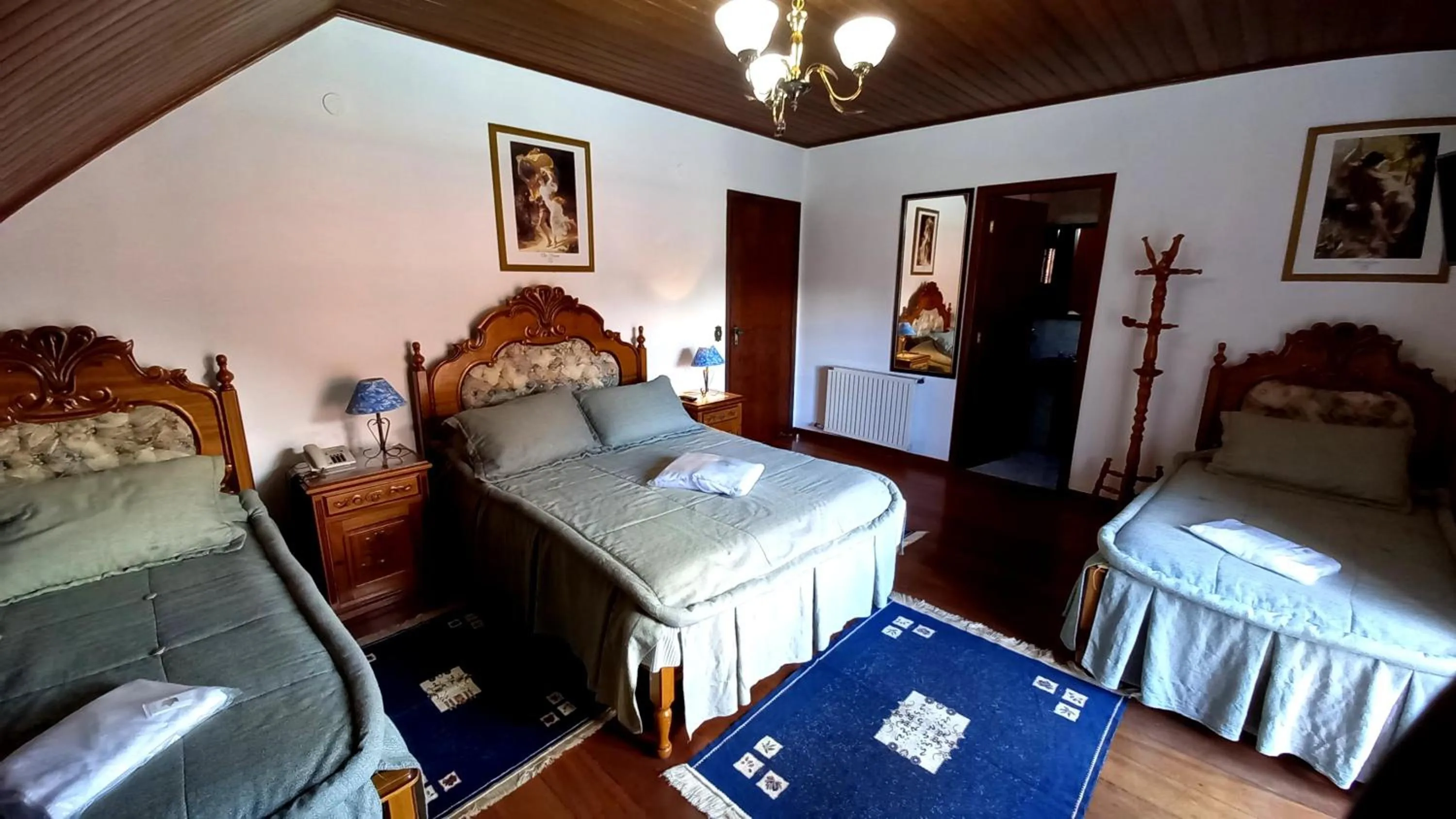 Bedroom in Hotel Shallon