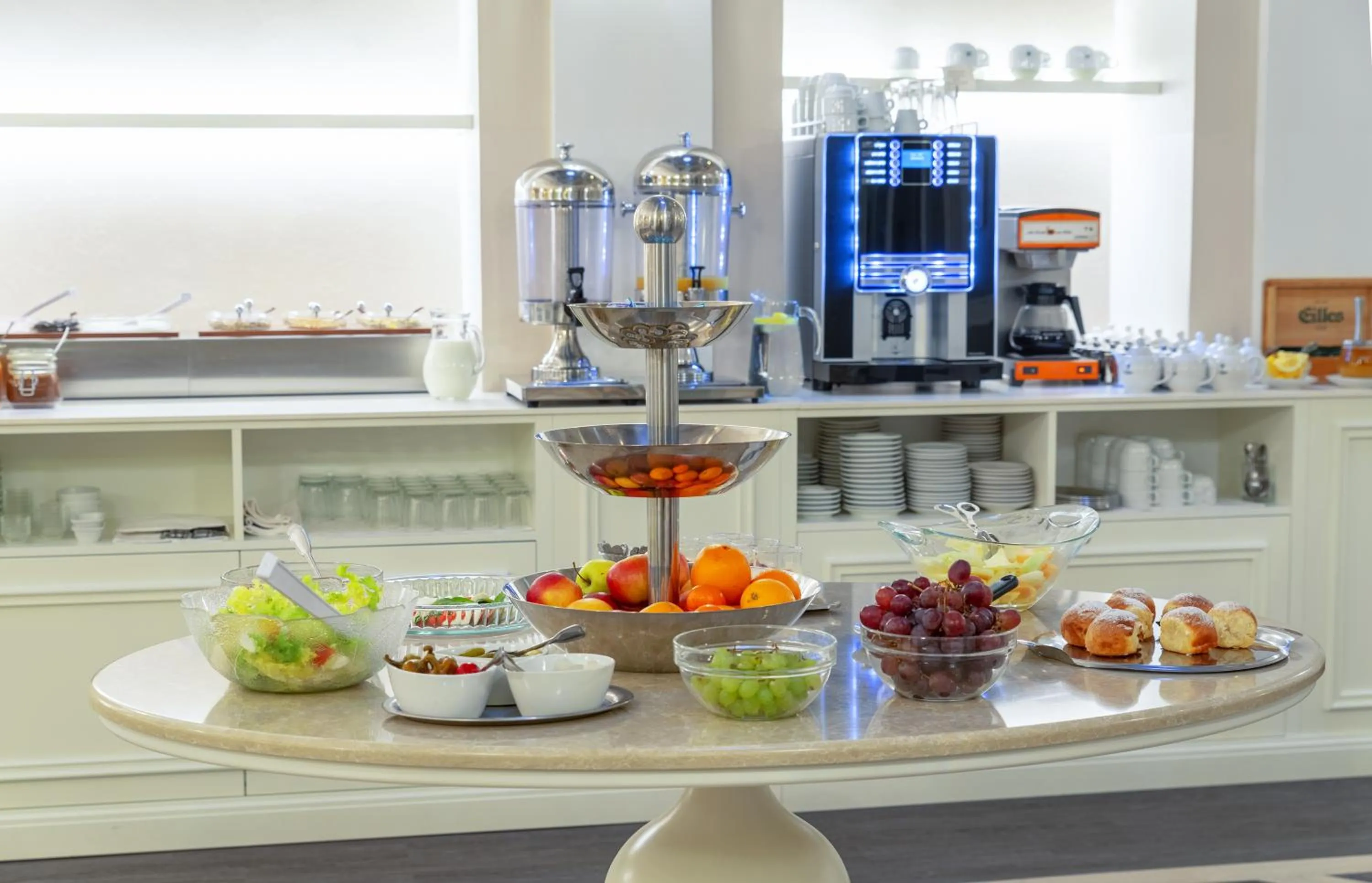 Buffet breakfast in Promenáda Romantic Hotel