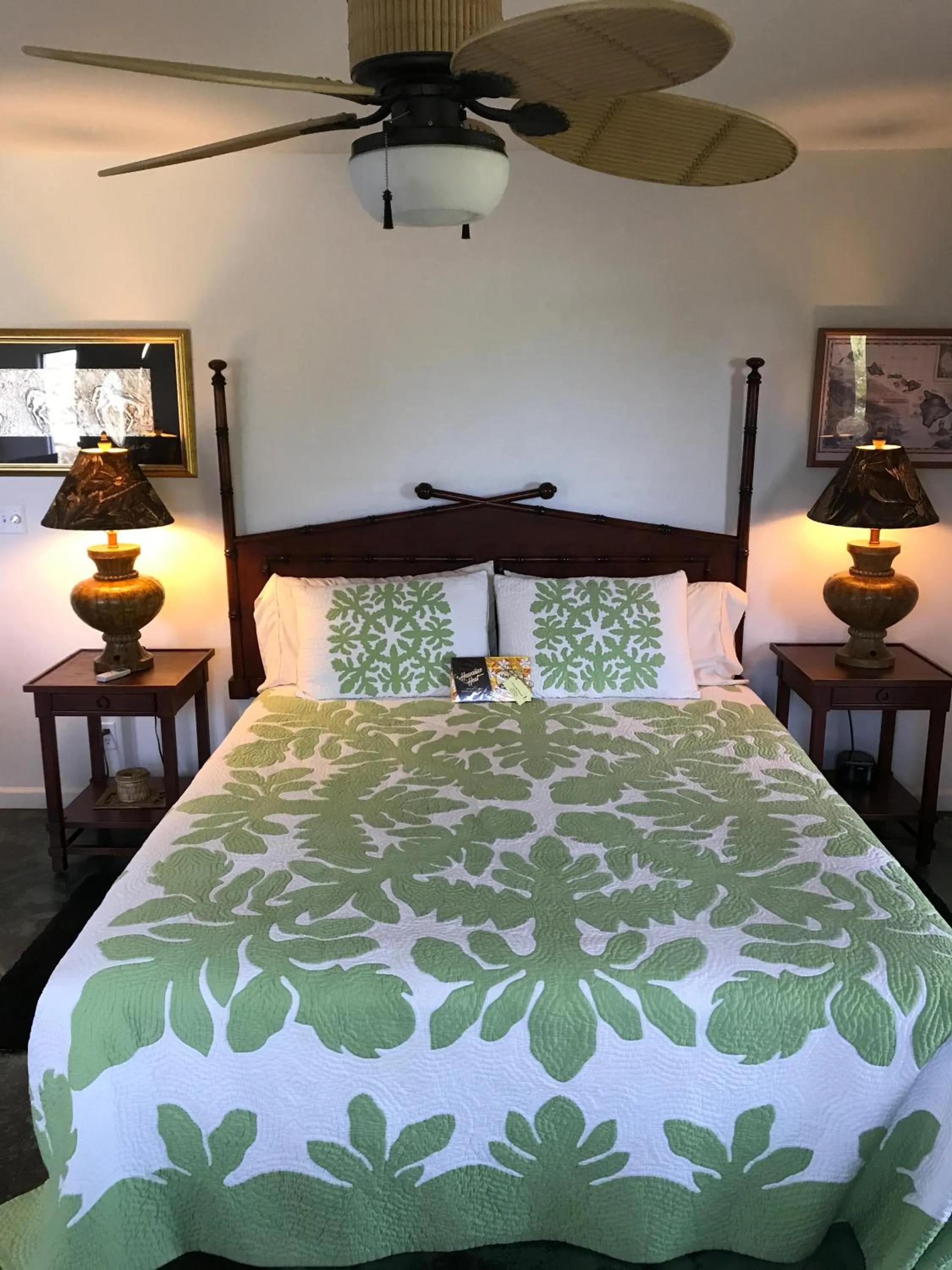 Bedroom, Bed in Hale Pua Villa - Seaside Studio