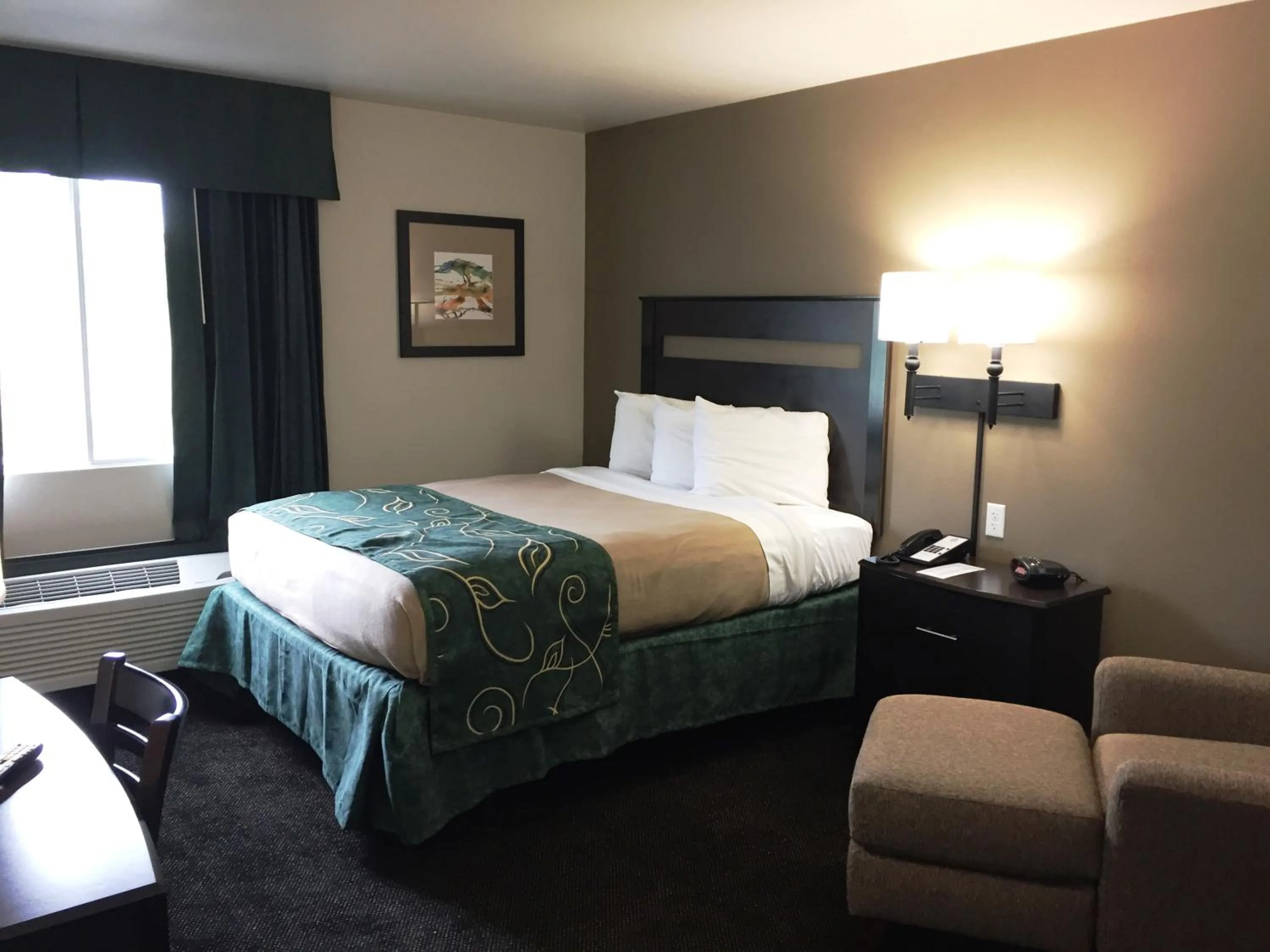 Bedroom, Bed in Travelodge by Wyndham Edgemont