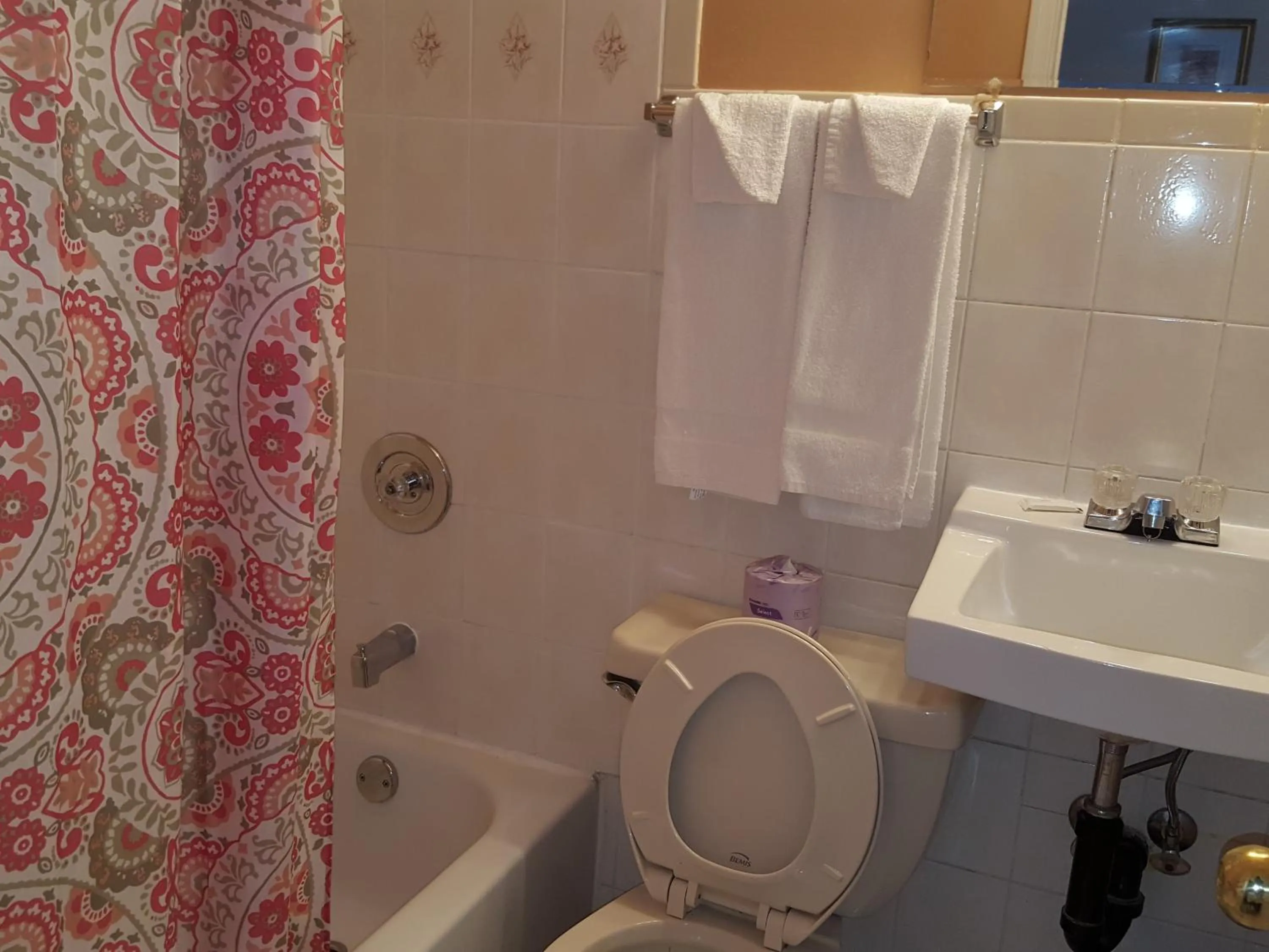 Niagara Inn & Suites