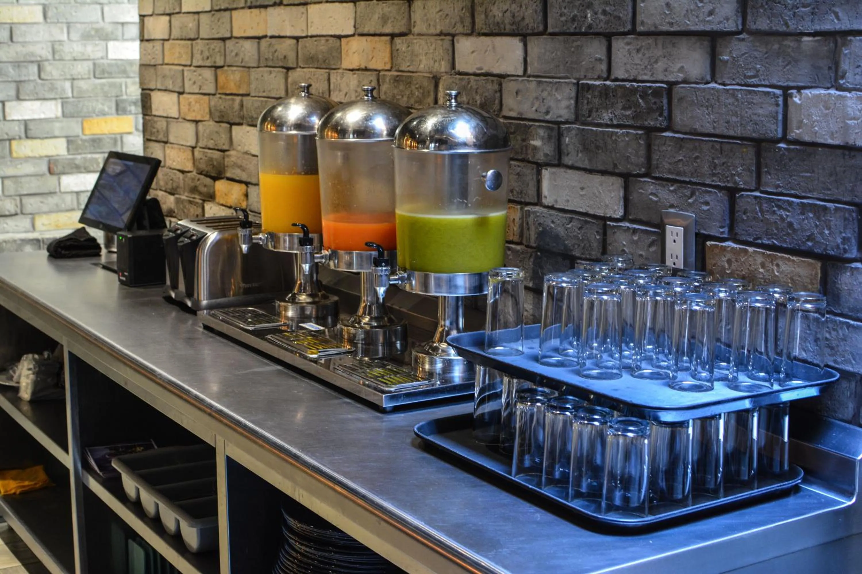 Restaurant/places to eat in Hotel Punto MX