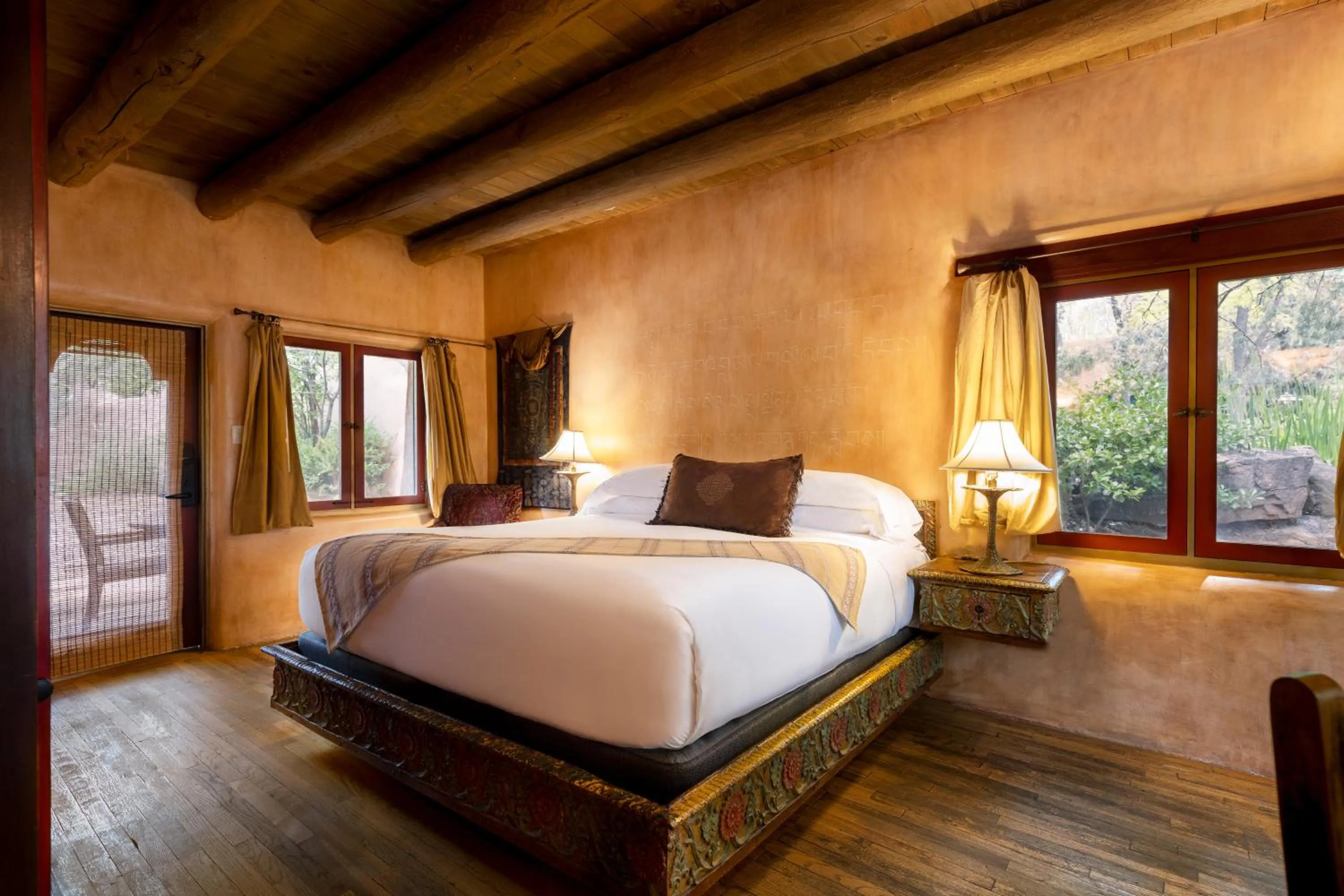 Bed in El Monte Sagrado Resort & Spa