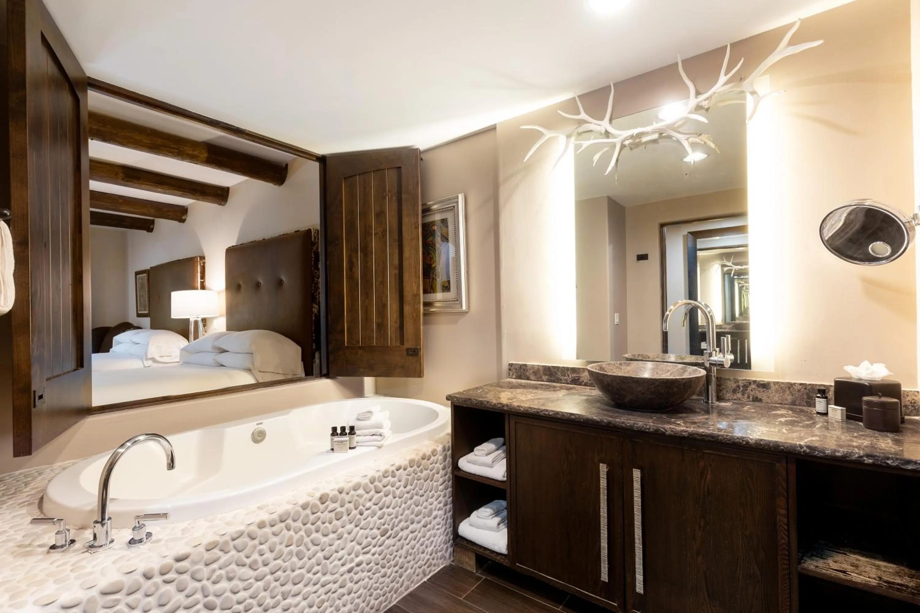 El Monte Sagrado Resort & Spa