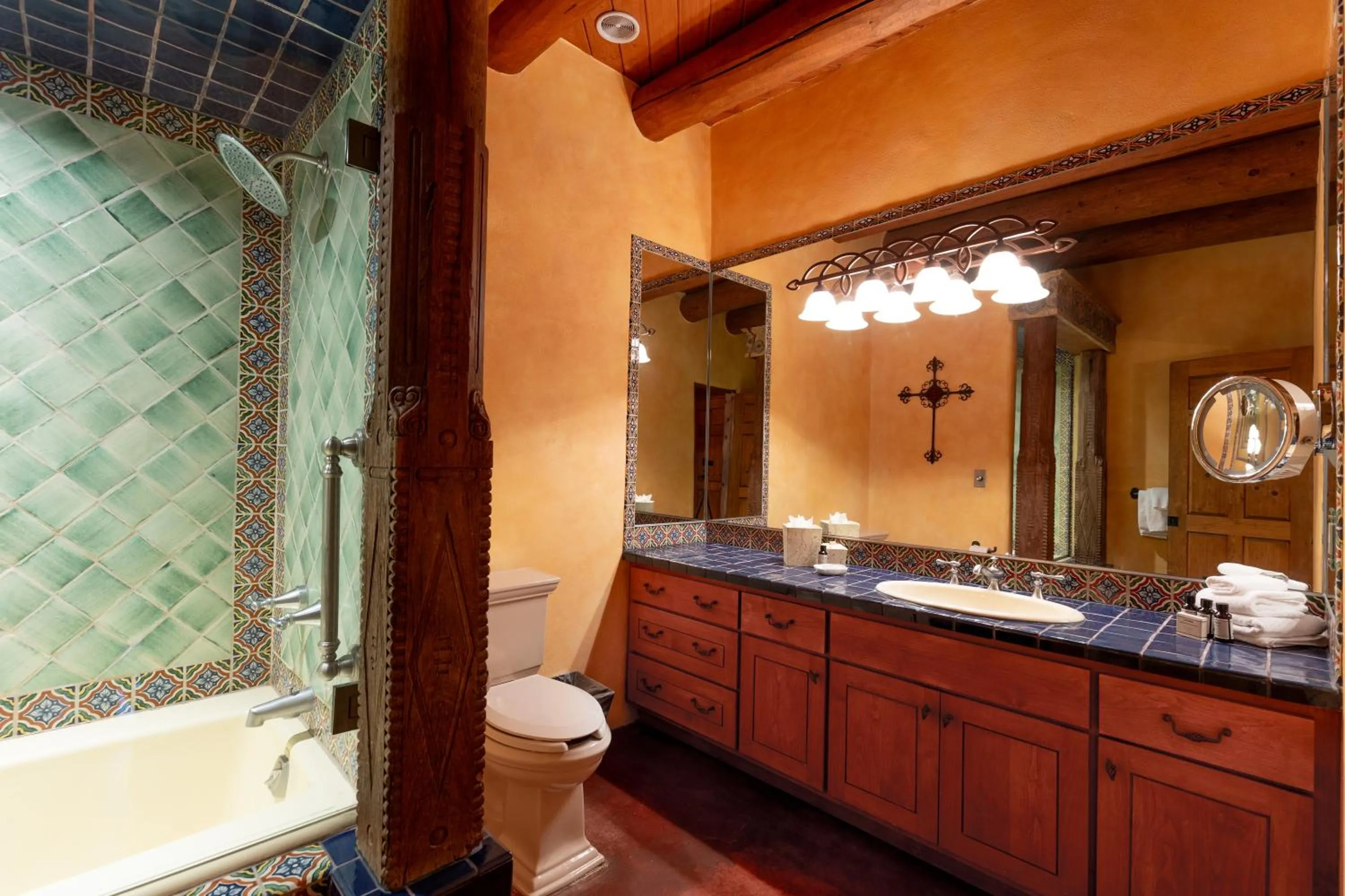 El Monte Sagrado Resort & Spa