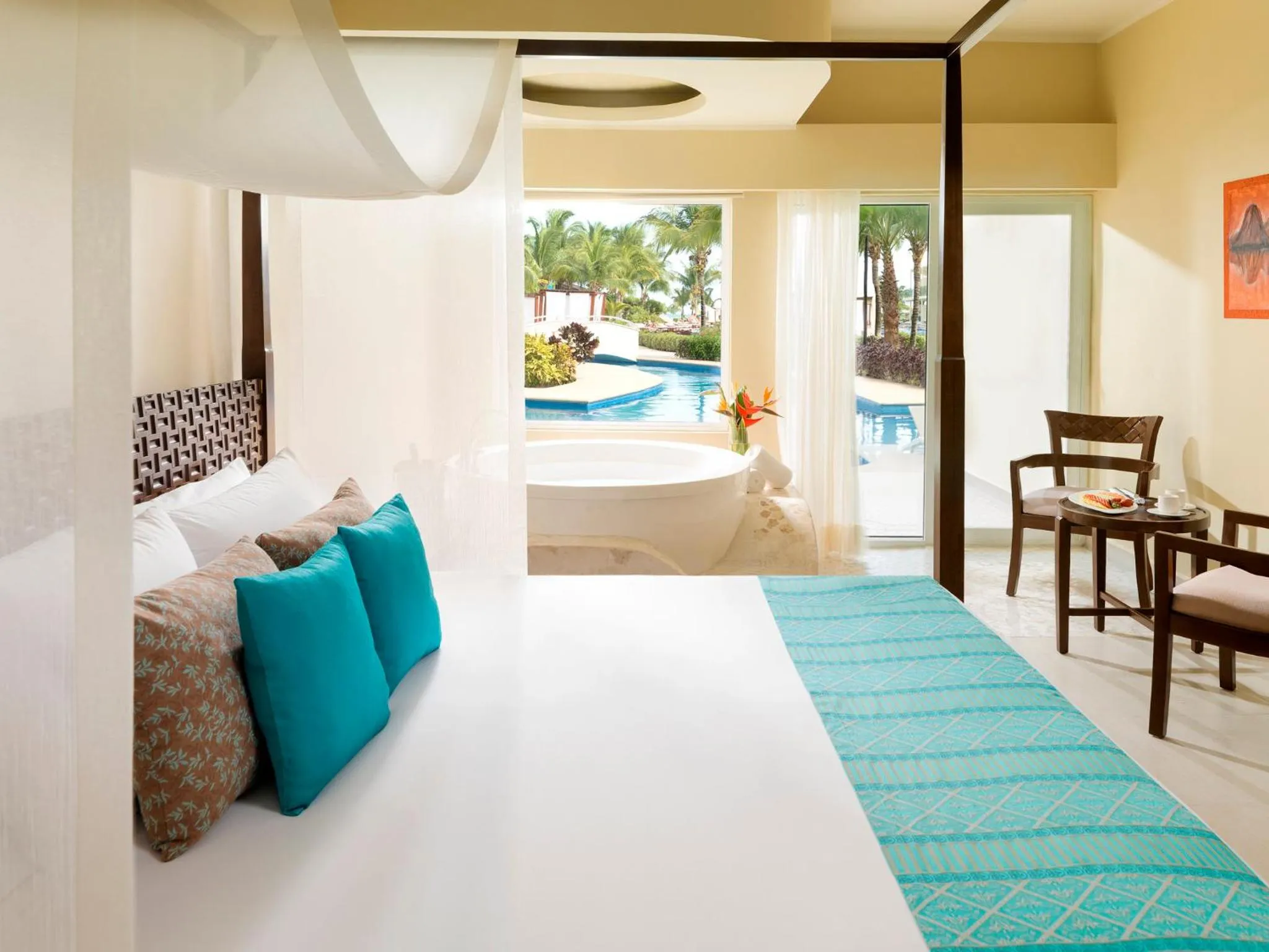 Photo of the whole room, Bed in Palmar Beach Resort and Spa Riviera Maya - All Inclusive