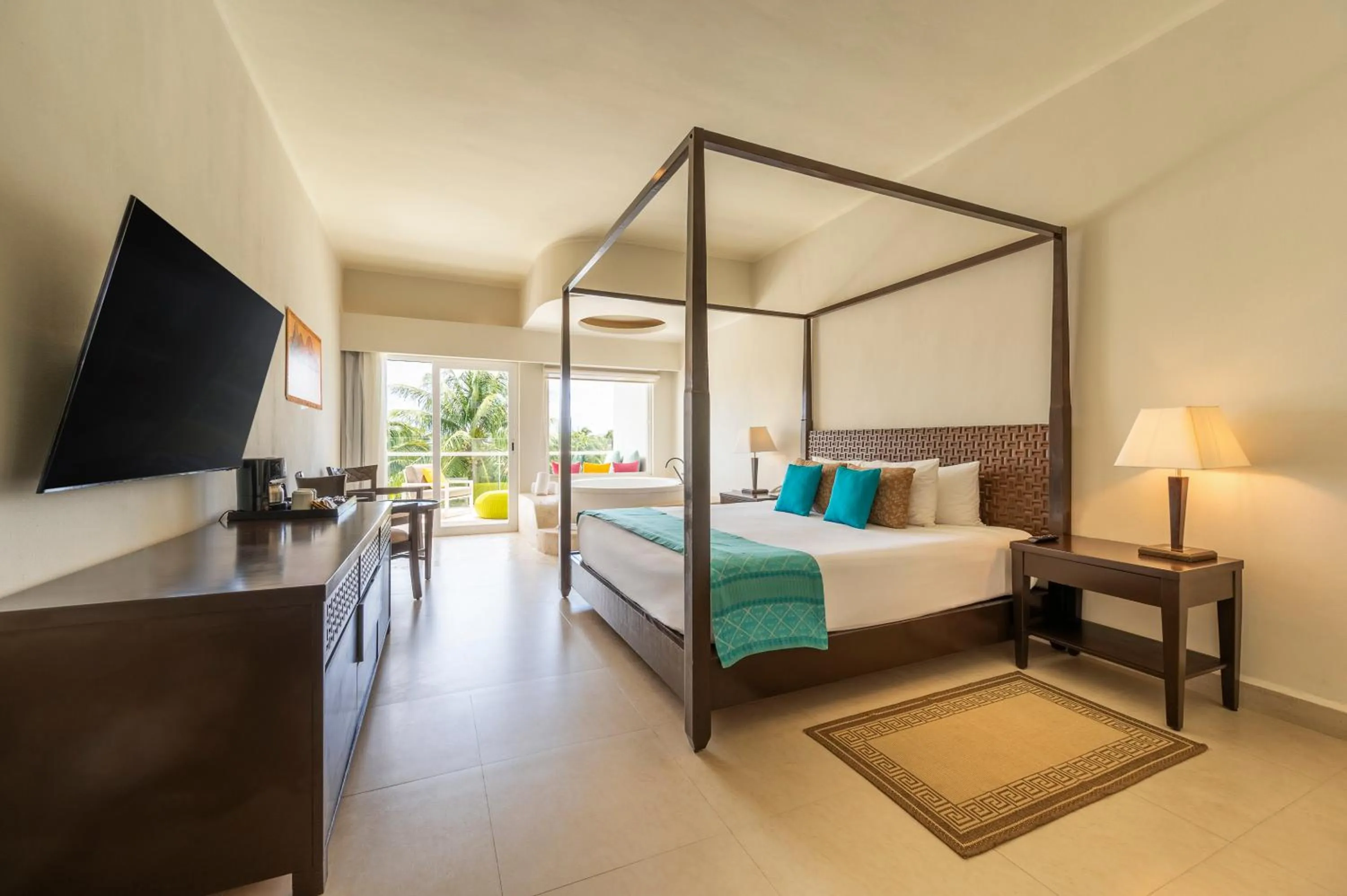 TV and multimedia, Bed in Palmar Beach Resort and Spa Riviera Maya - All Inclusive
