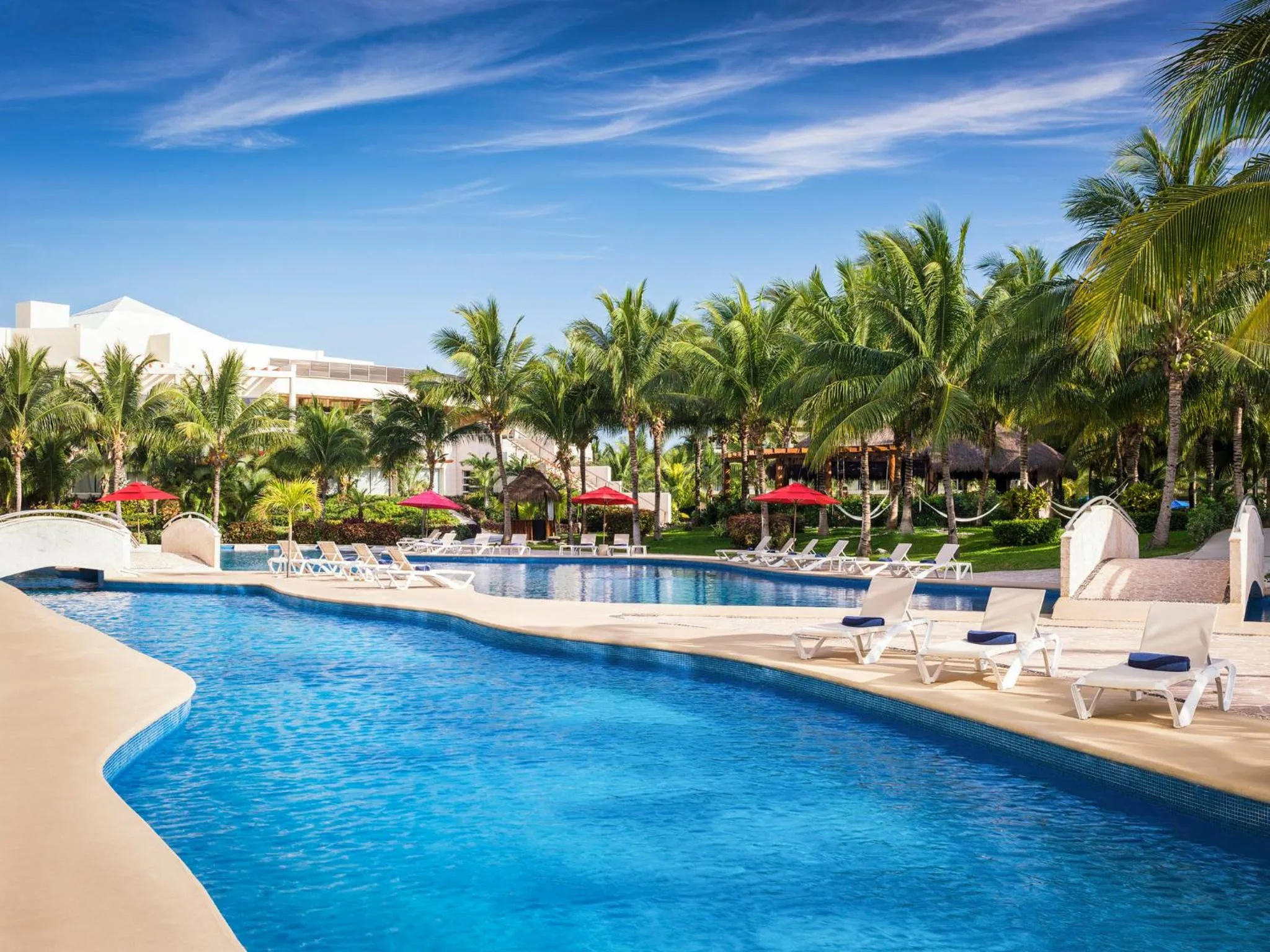 Swimming pool in Palmar Beach Resort and Spa Riviera Maya - All Inclusive