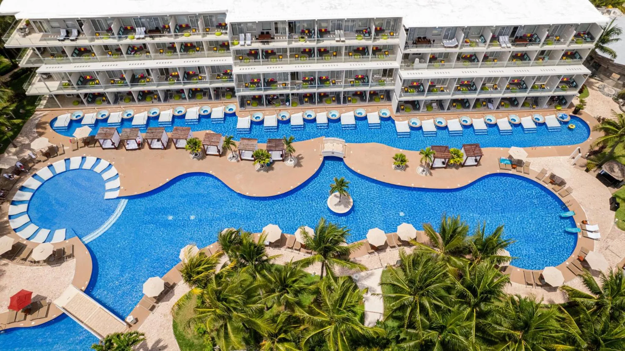 Swimming pool in Palmar Beach Resort and Spa Riviera Maya - All Inclusive