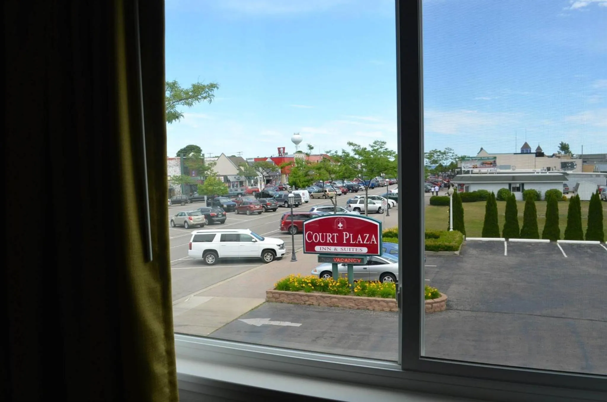 Neighbourhood in Court Plaza Inn & Suites of Mackinaw