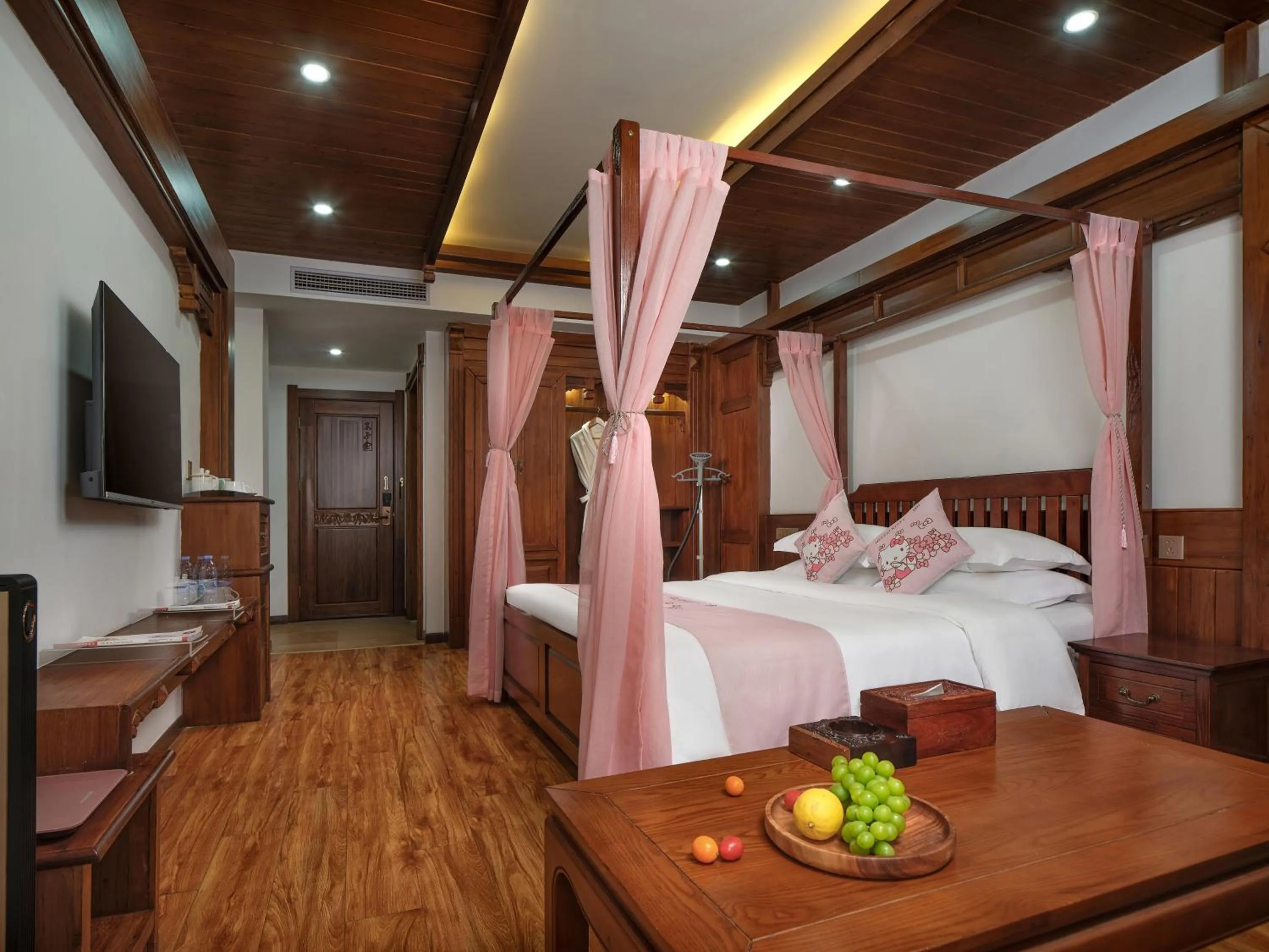 Photo of the whole room, Bed in Lee's Boutique Resort