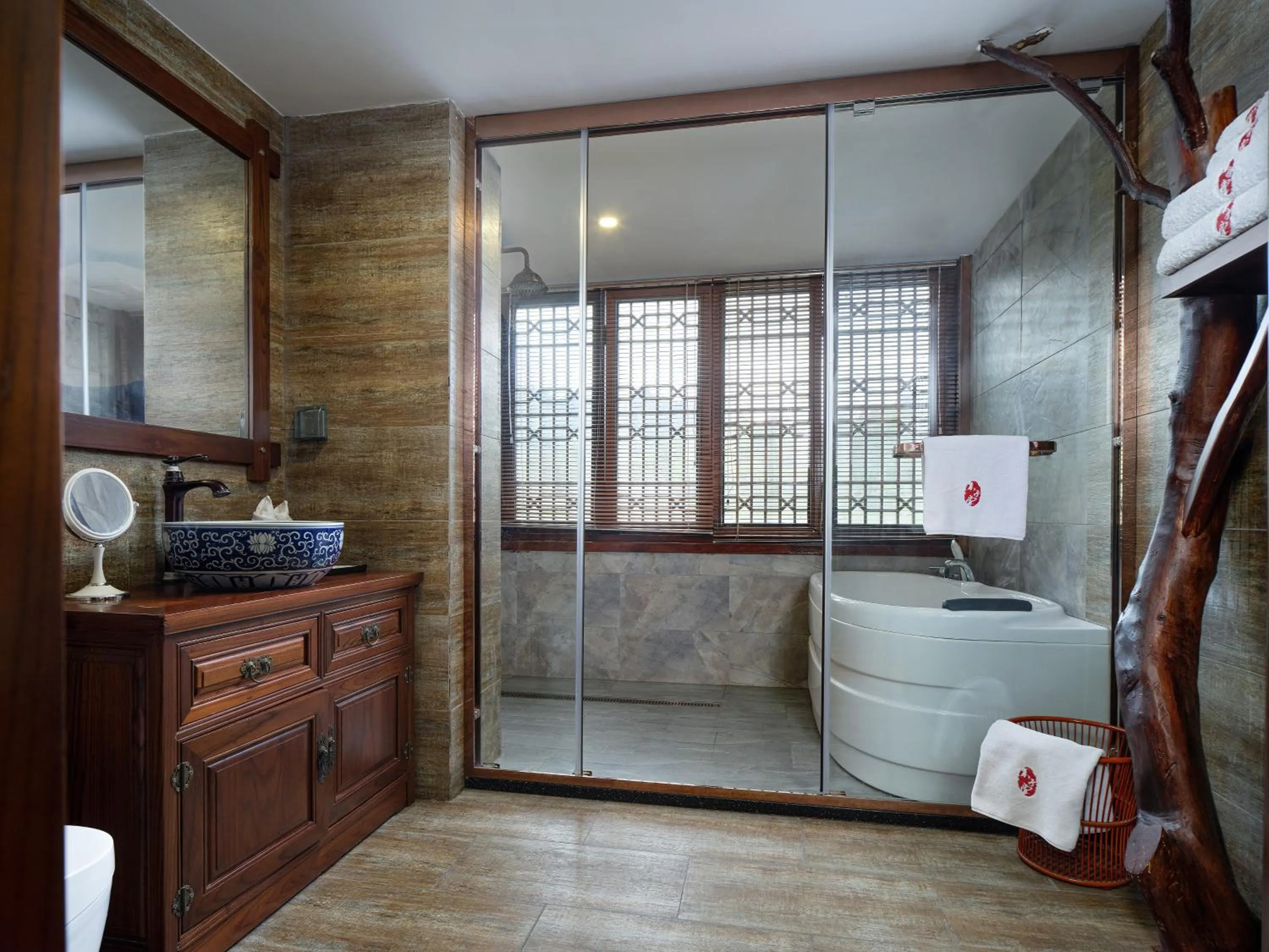 Shower in Lee's Boutique Resort