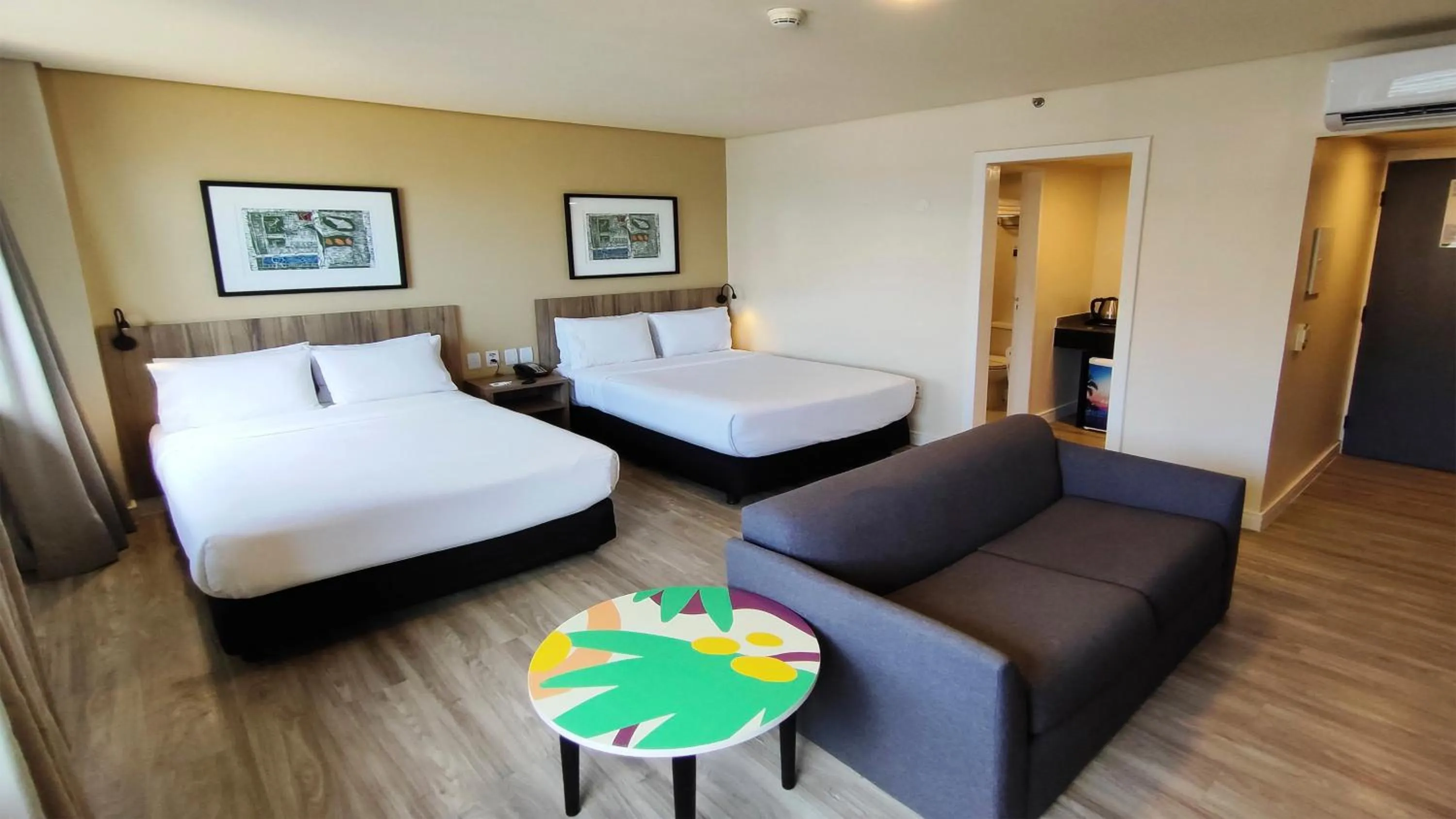 Photo of the whole room, Bed in Holiday Inn Fortaleza by IHG