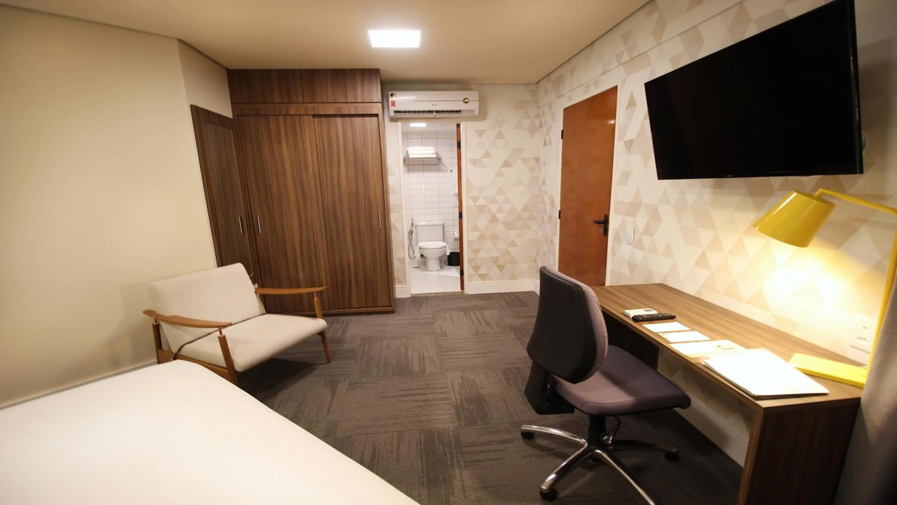 Photo of the whole room, Bed in Holiday Inn Fortaleza by IHG