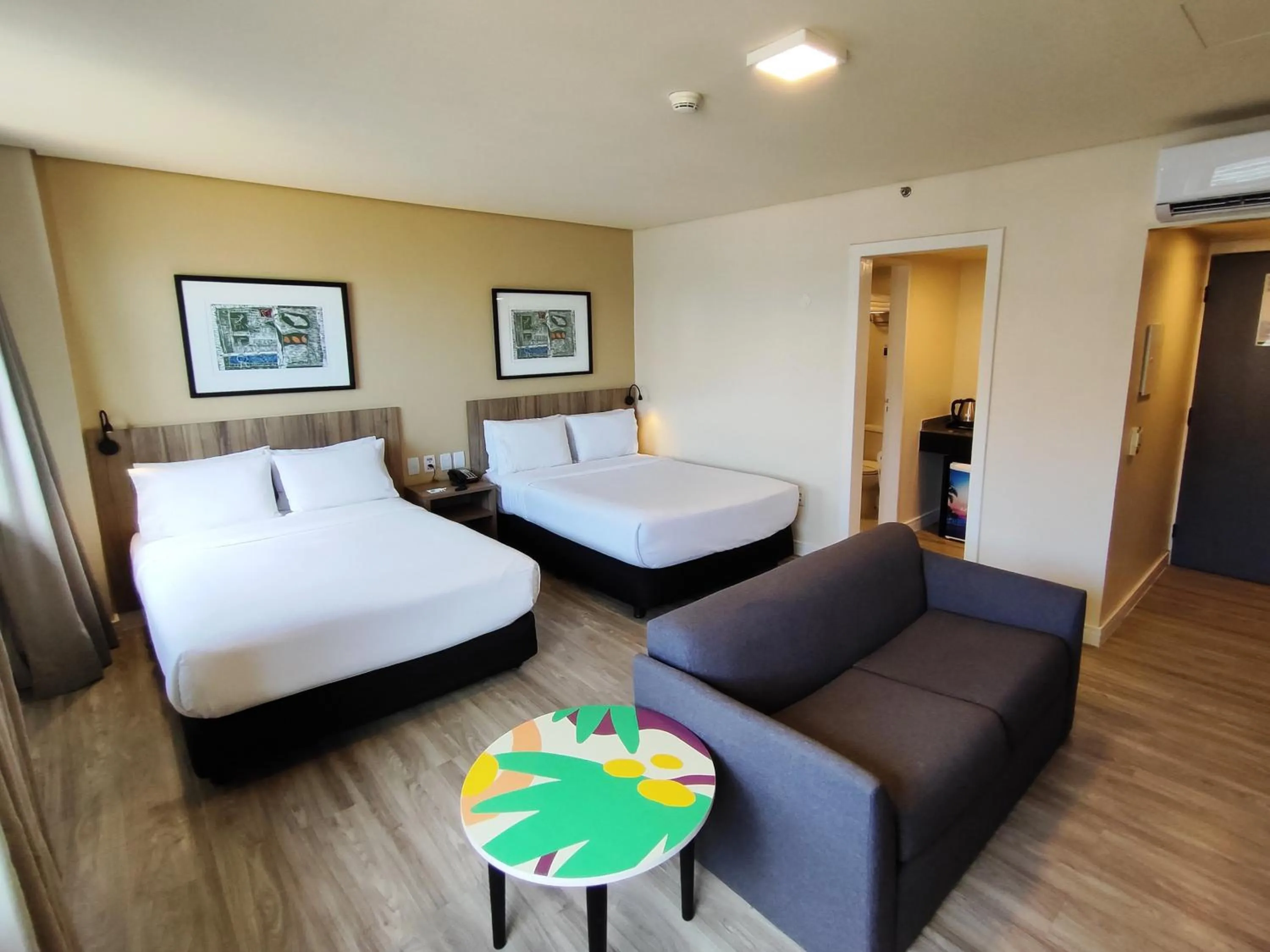 Photo of the whole room, Bed in Holiday Inn Fortaleza by IHG