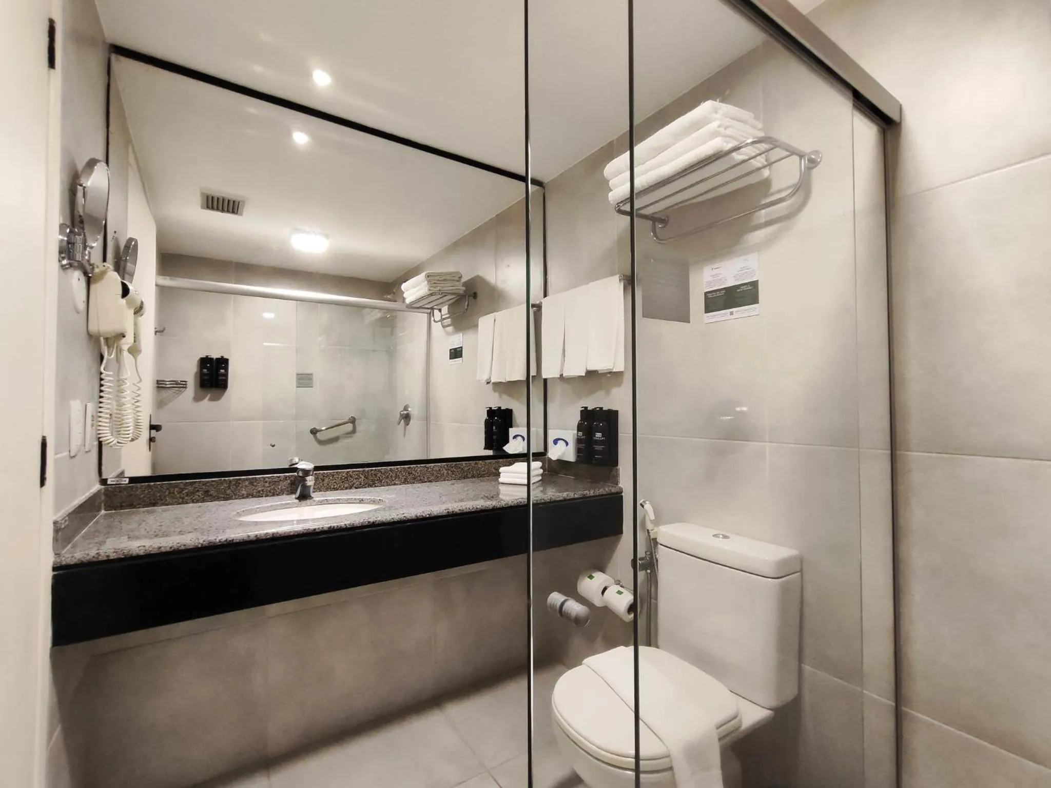 Bathroom in Holiday Inn Fortaleza by IHG