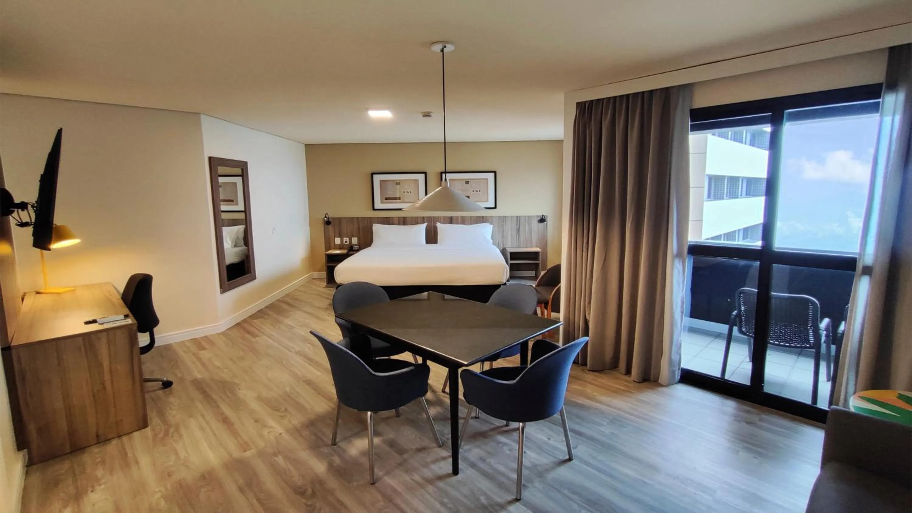 Photo of the whole room, Bed in Holiday Inn Fortaleza by IHG