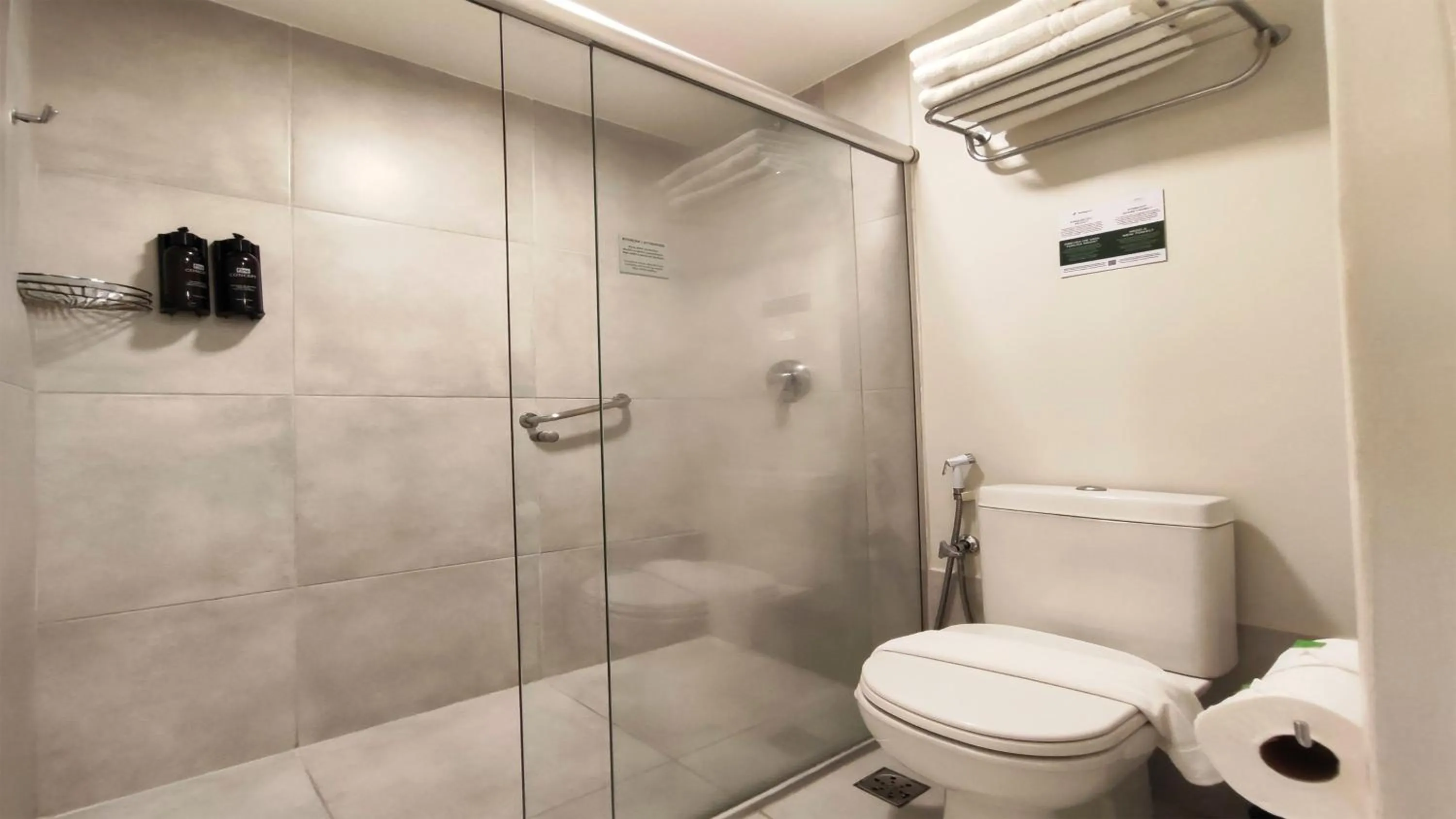 Bathroom in Holiday Inn Fortaleza by IHG