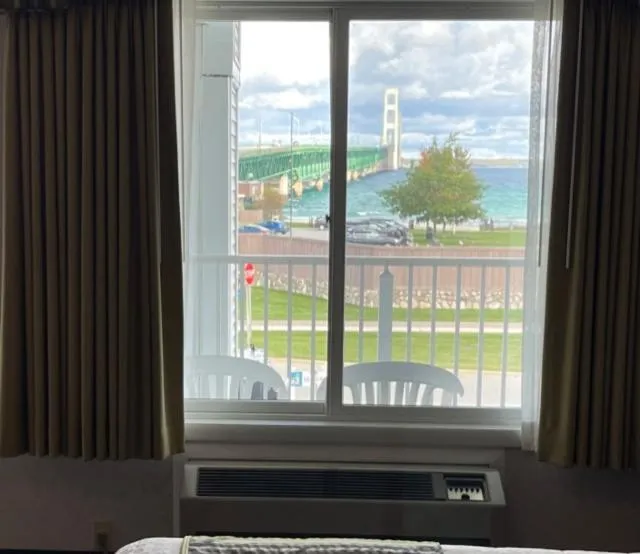 Parkside Inn Bridgeview