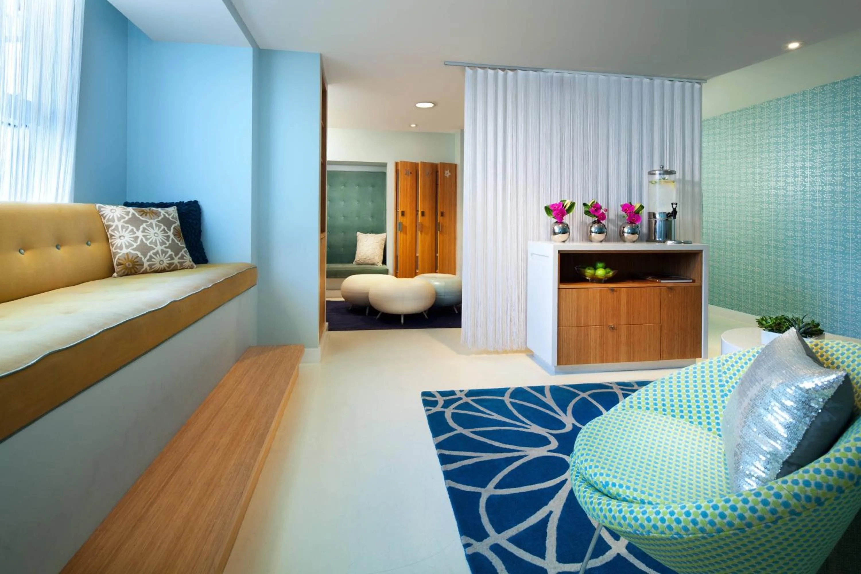 Spa and wellness centre/facilities, Bed in W Hollywood