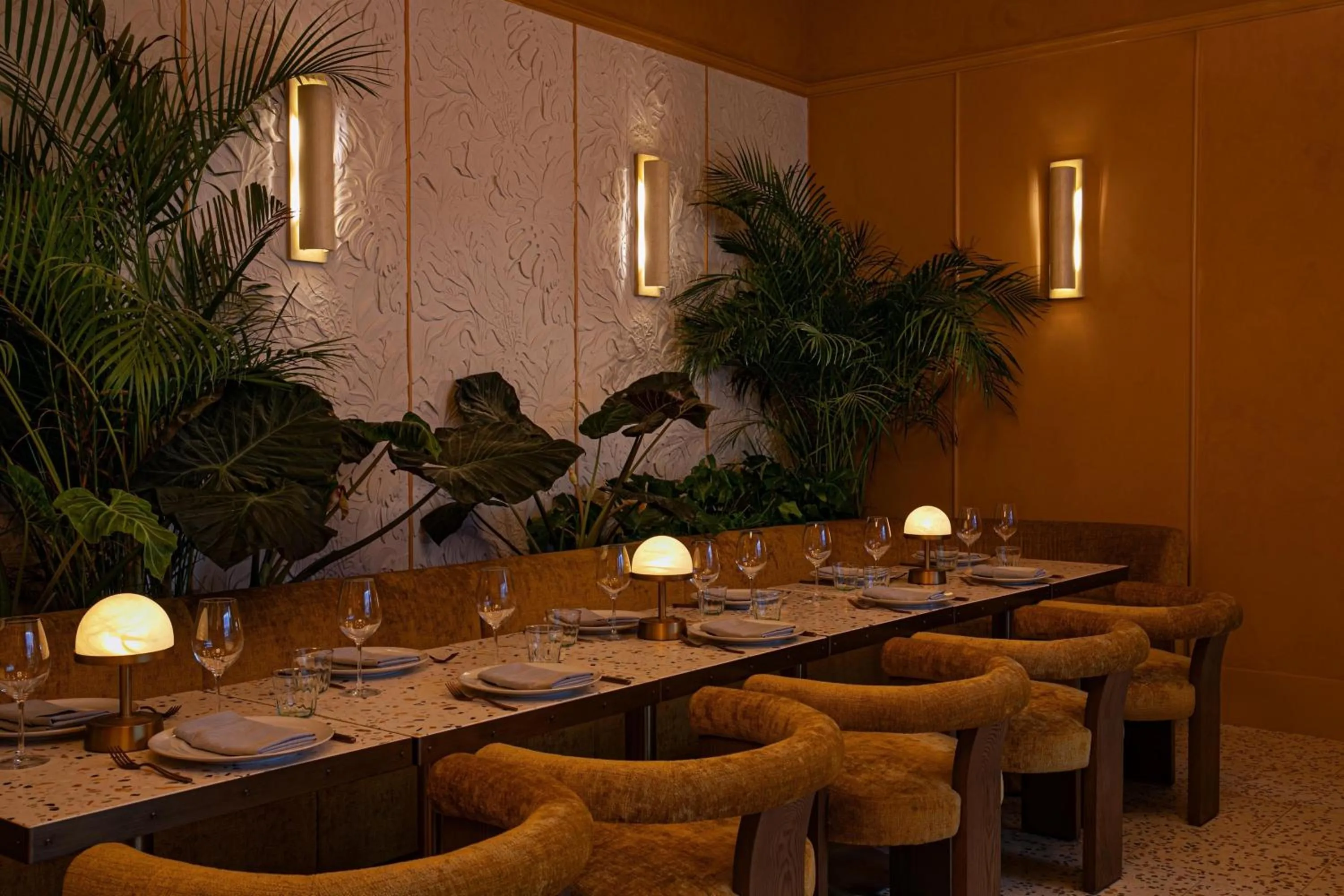 Restaurant/places to eat in W Hollywood