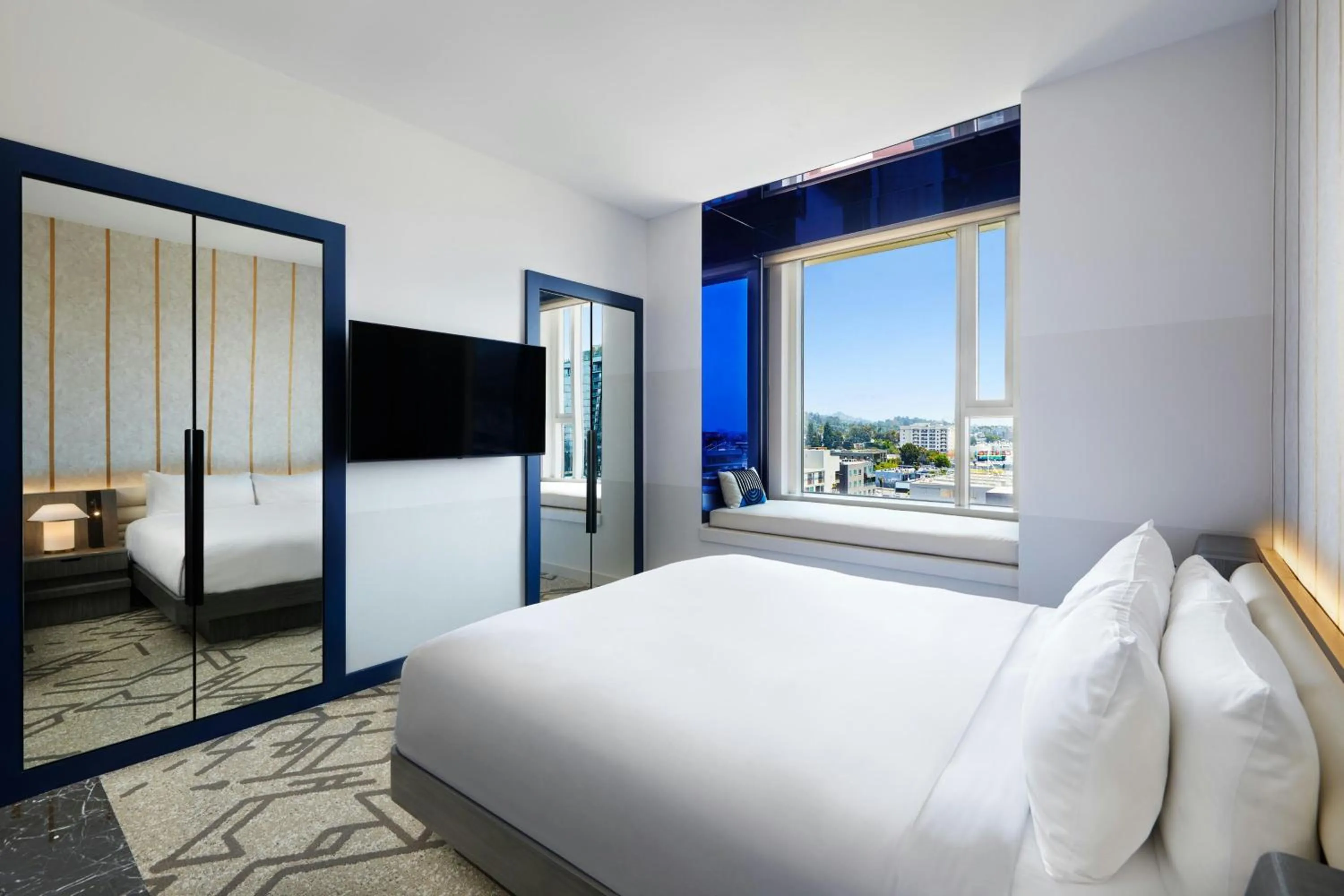 Bedroom, Bed in W Hollywood