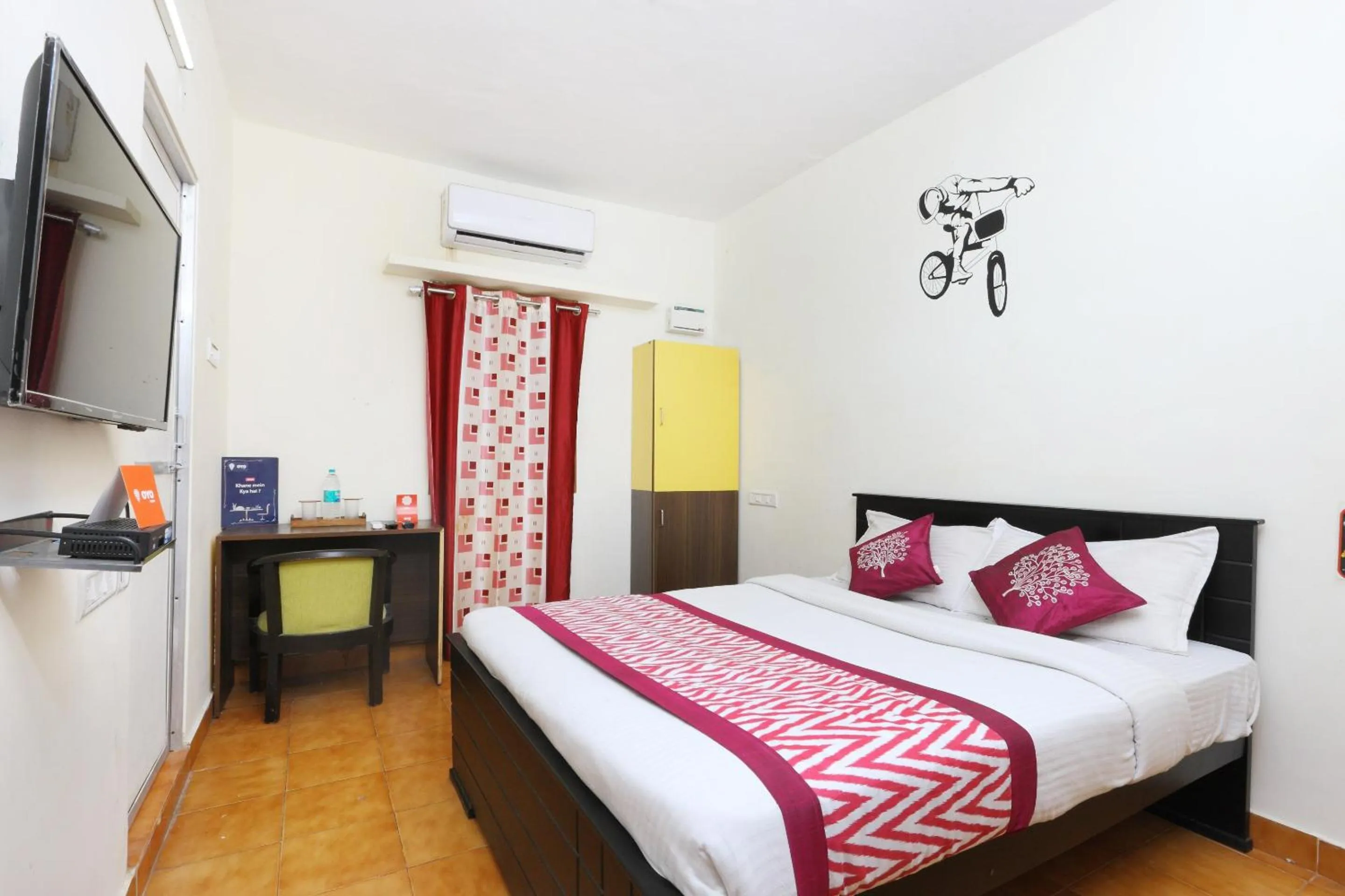 Bedroom, Bed in Hotel O India Gate Par View