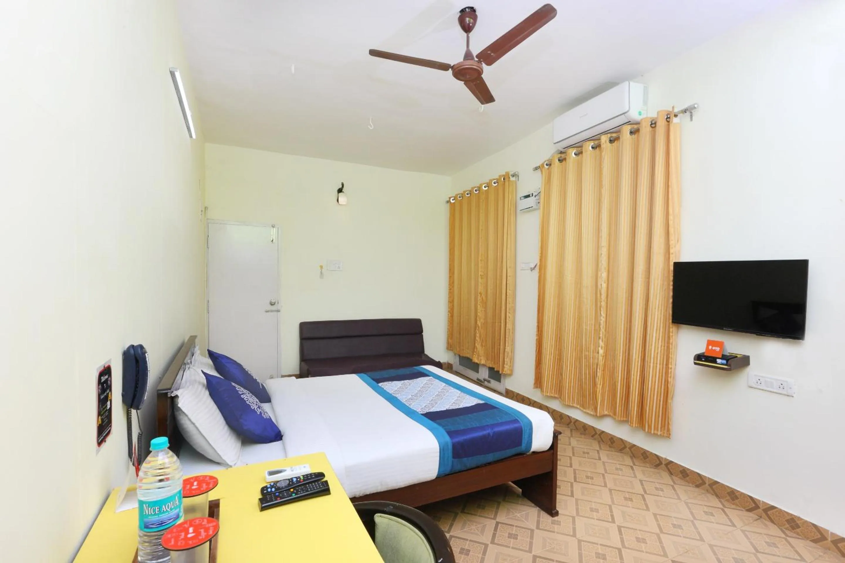 Bedroom, Bed in Hotel O India Gate Par View