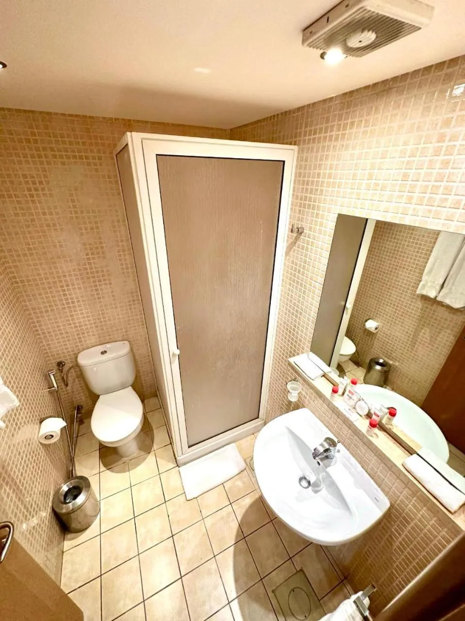 Bathroom in The Smallville Xpress