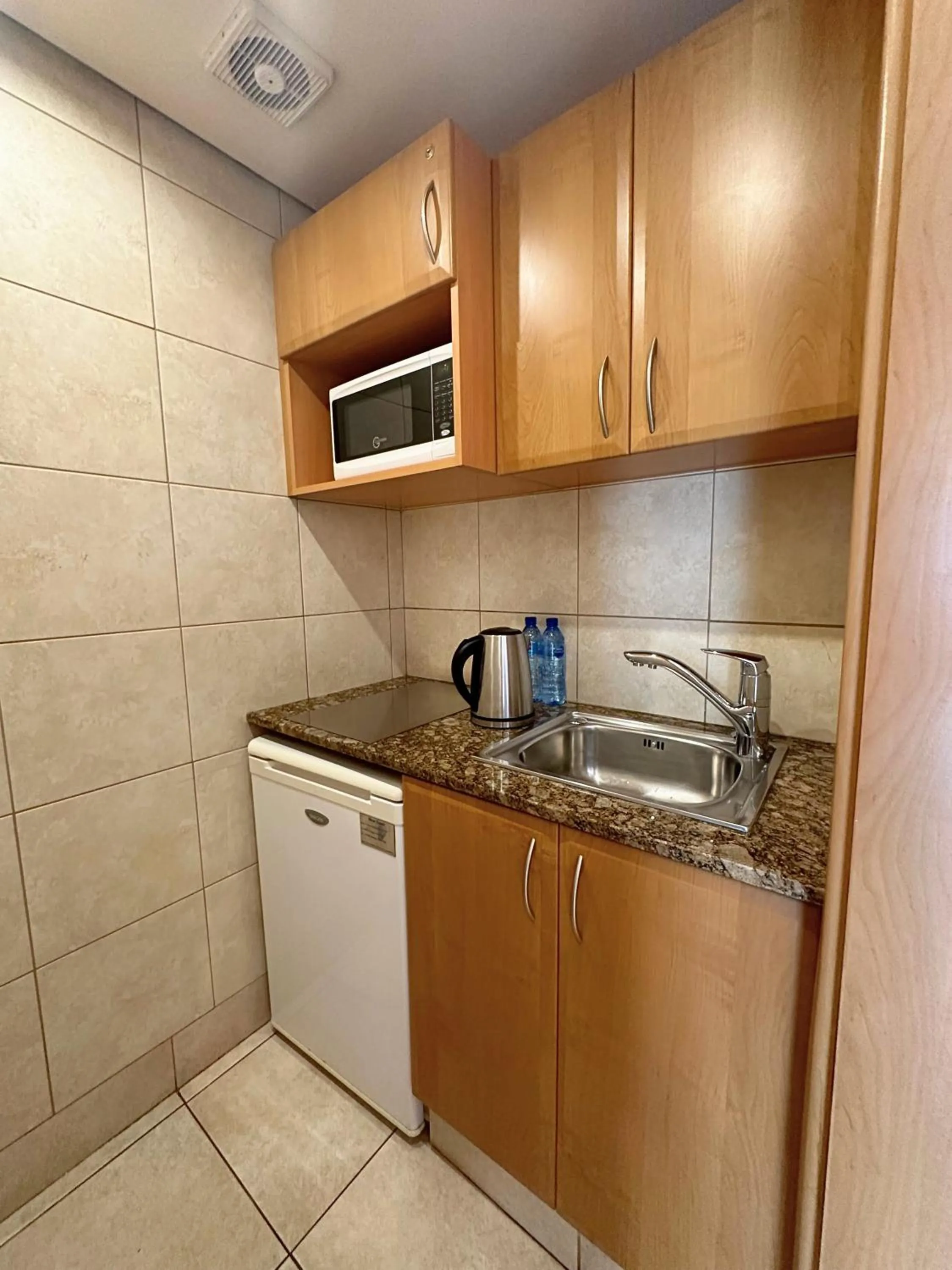 Kitchen or kitchenette in The Smallville Xpress