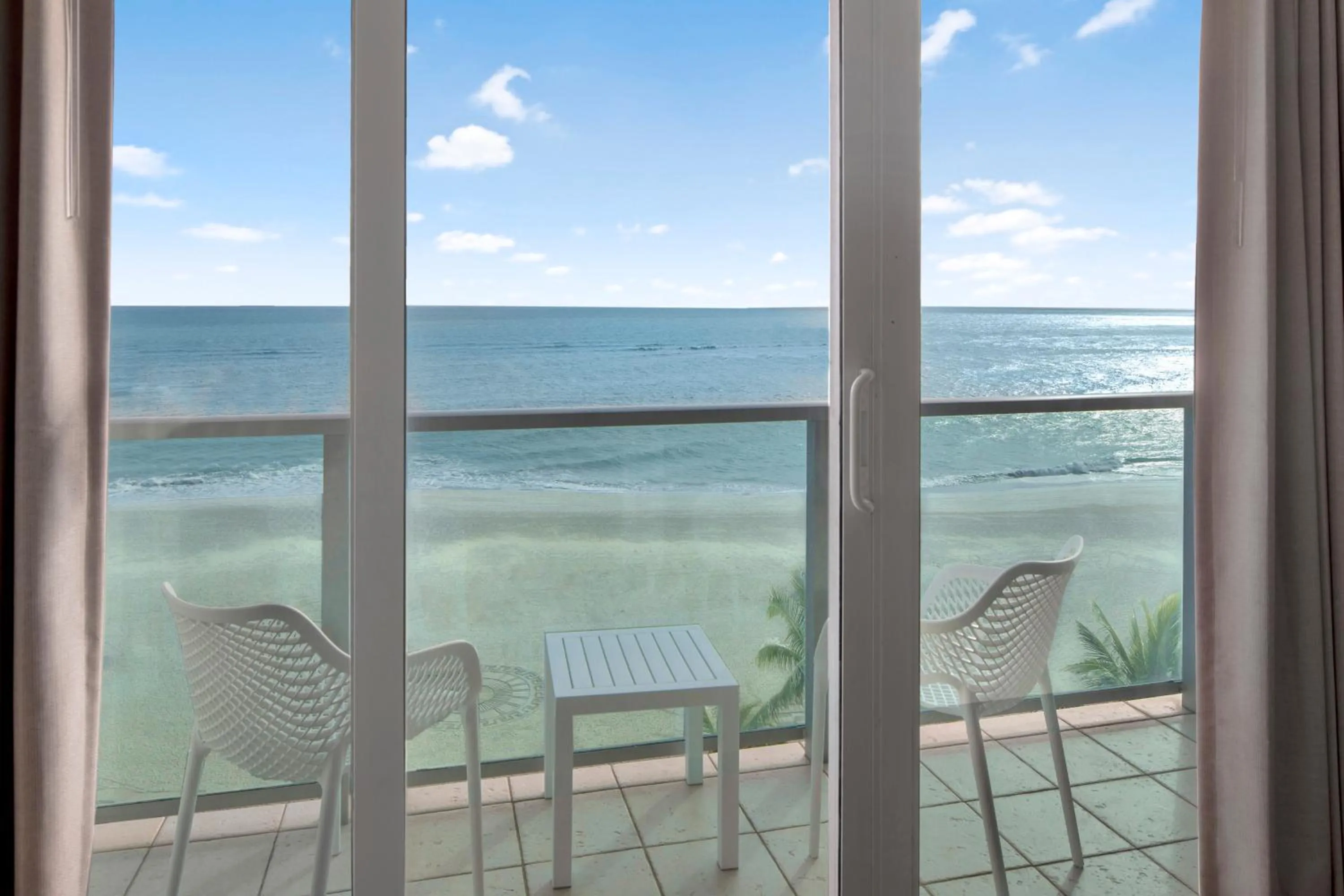 Jupiter Beach Resort & Spa