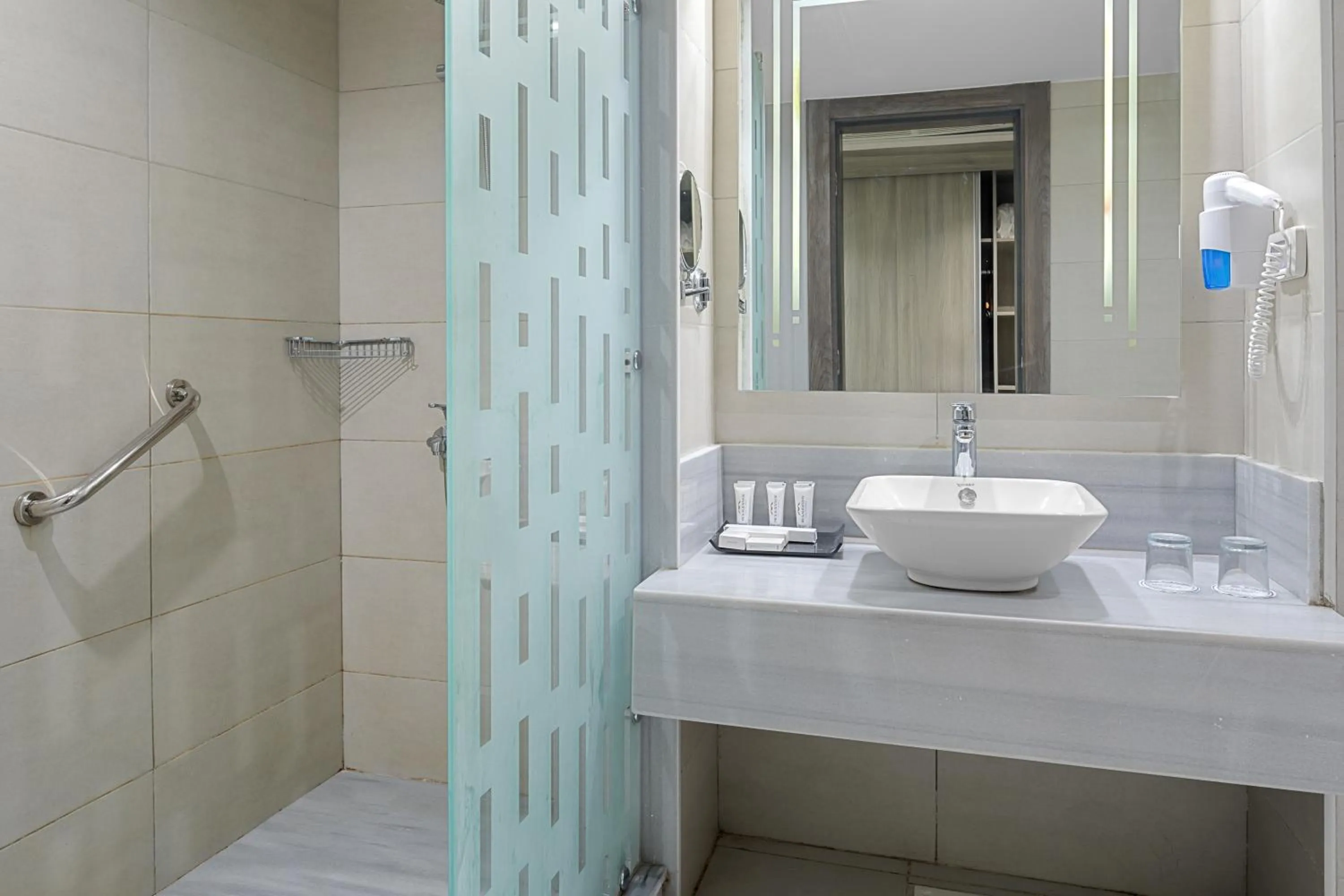 Shower in Pickalbatros Palace Sharm "Aqua Park"- All inclusive