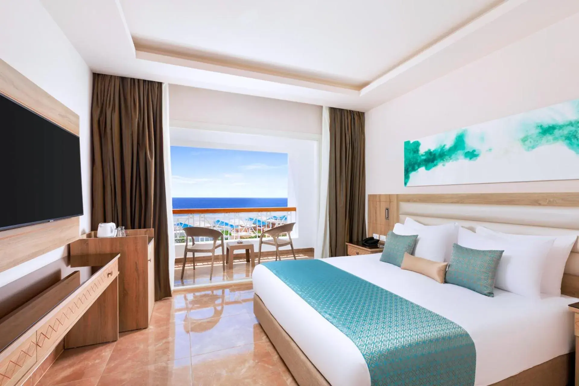 Deluxe Double Room With Beach Front in Pickalbatros Palace Sharm - "Aqua Park" Deluxe Double Room With Beach Front in Pickalbatros Palace Sharm - "Aqua Park"