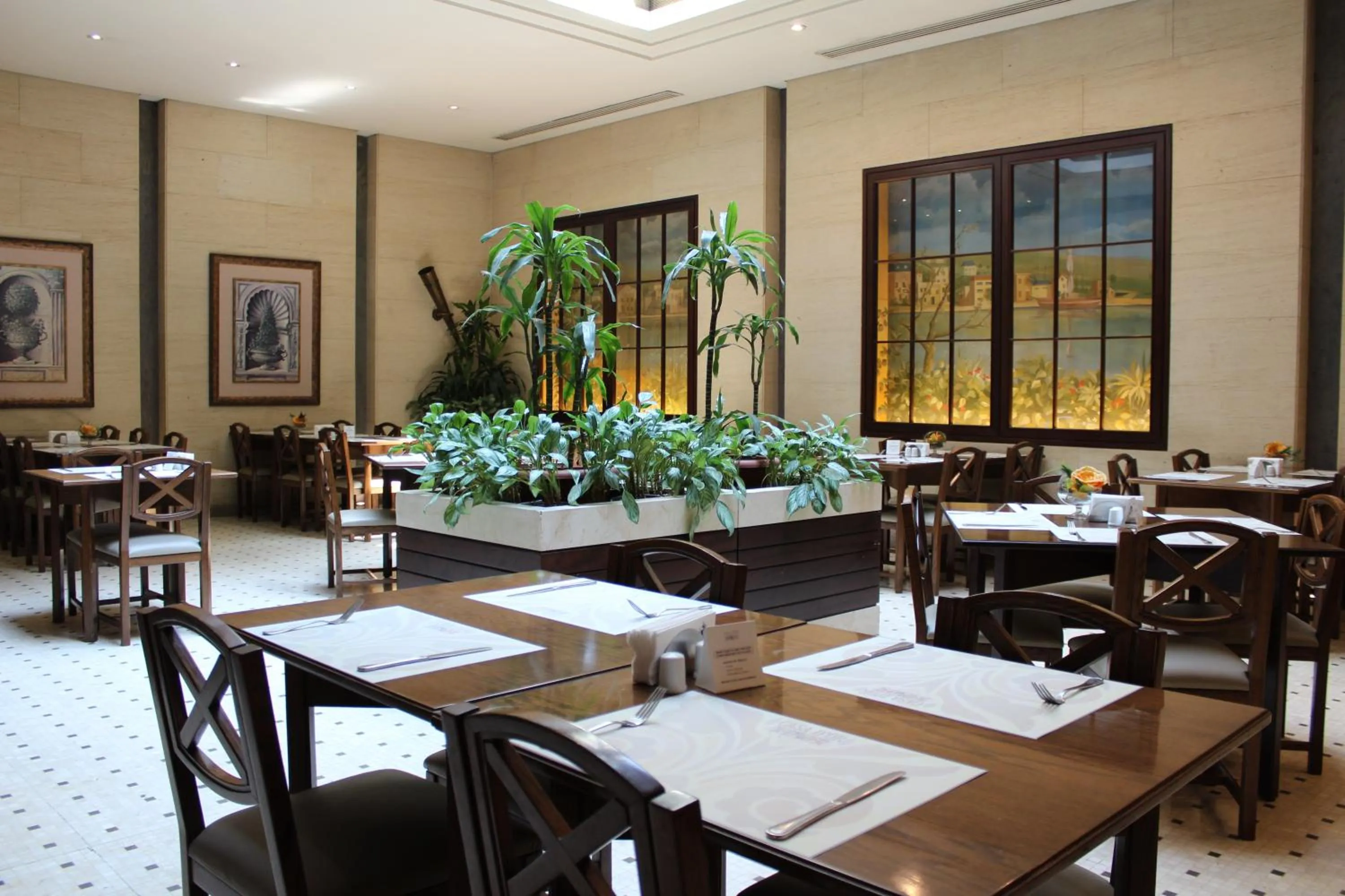 Restaurant/places to eat in Casa D'or Hotel