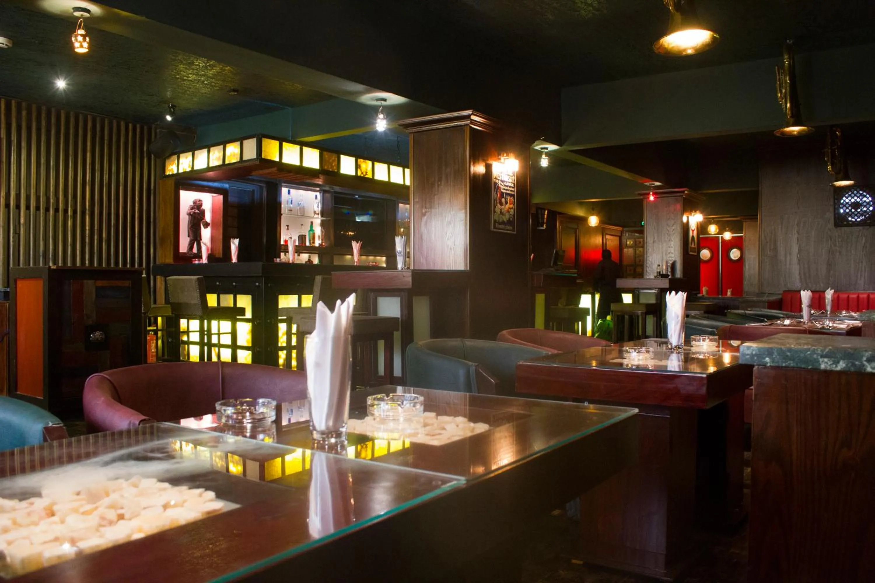 Restaurant/places to eat in Zayed Hotel