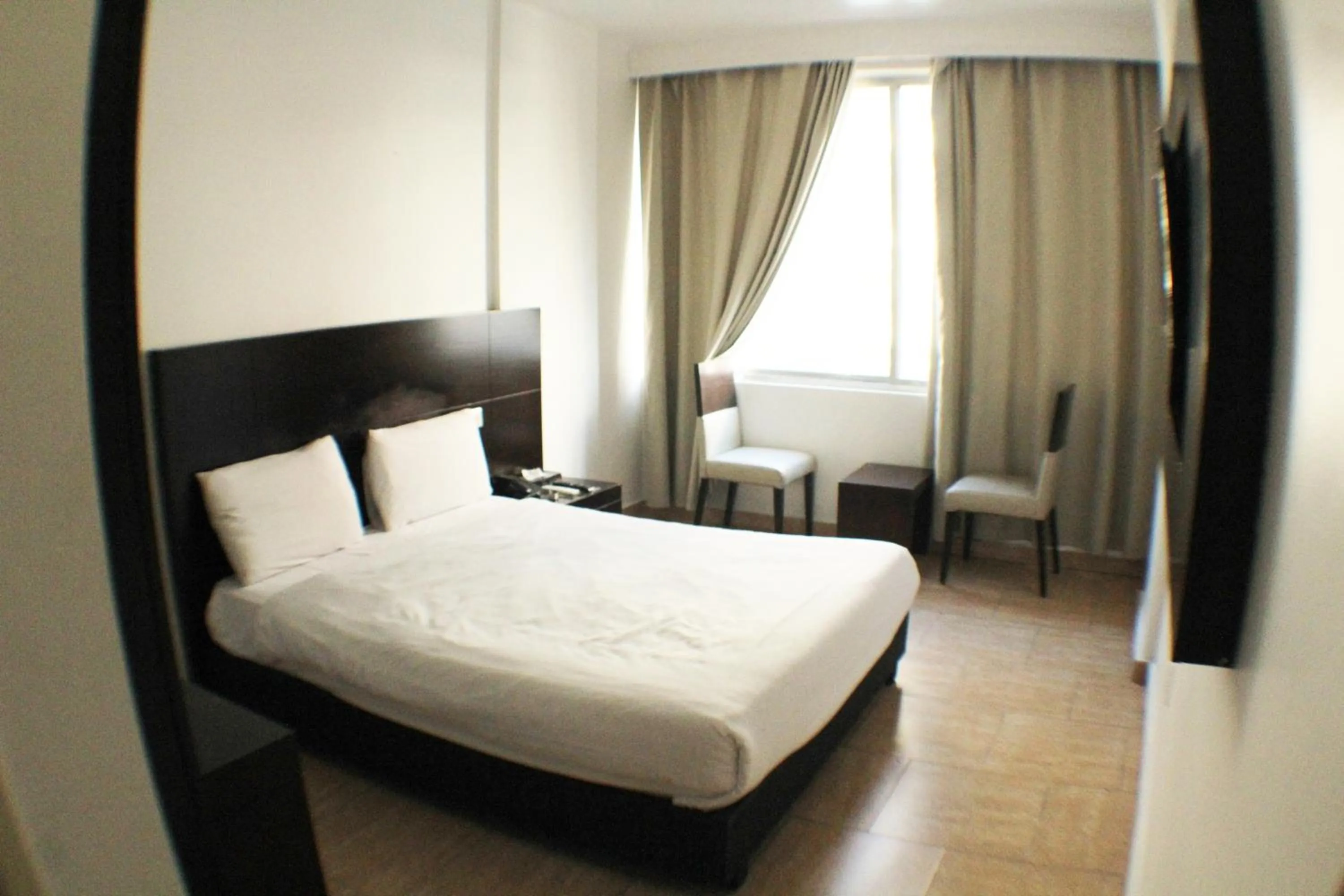 Photo of the whole room, Bed in Le Marly Hotel