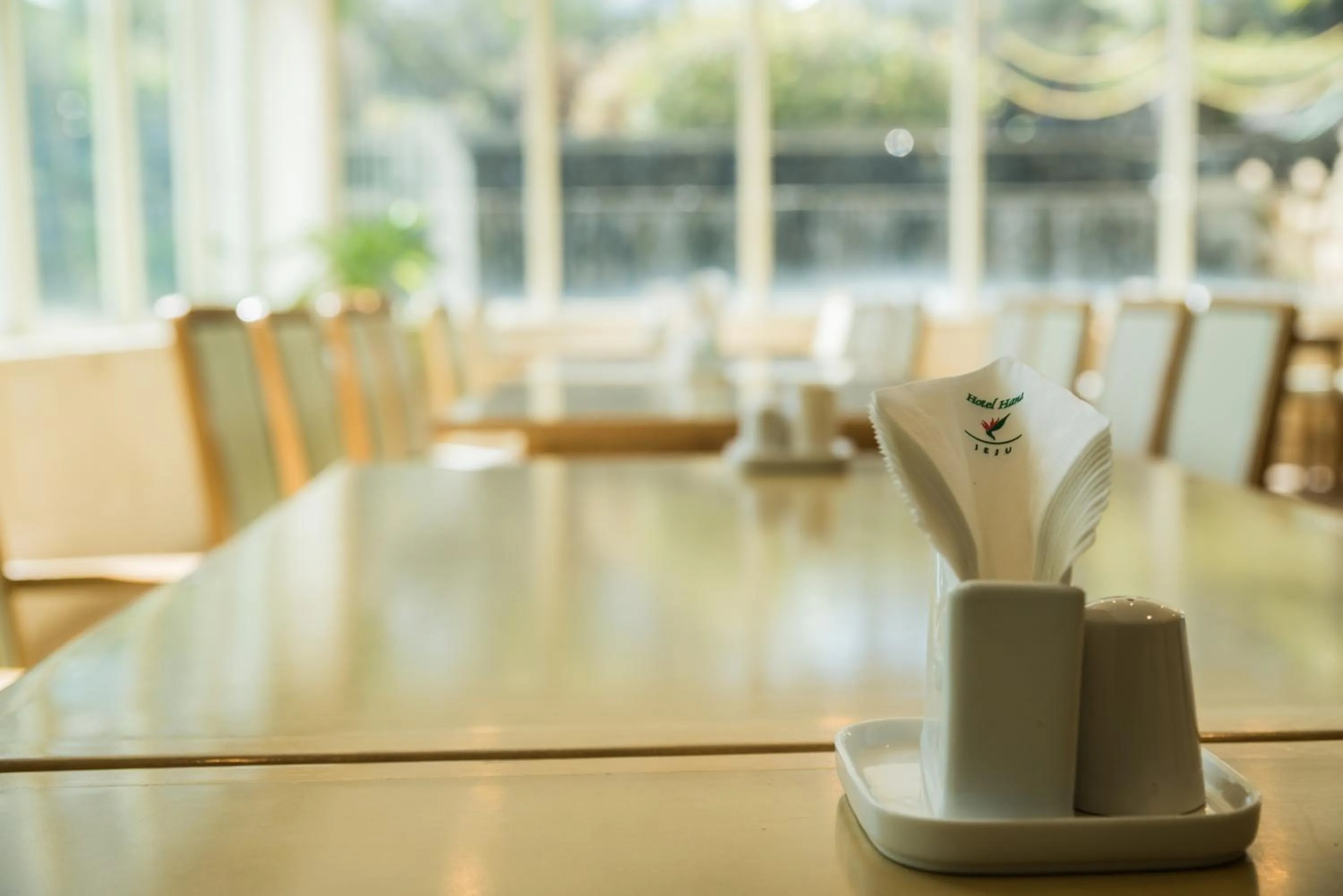 Restaurant/places to eat in Bloom Hotel