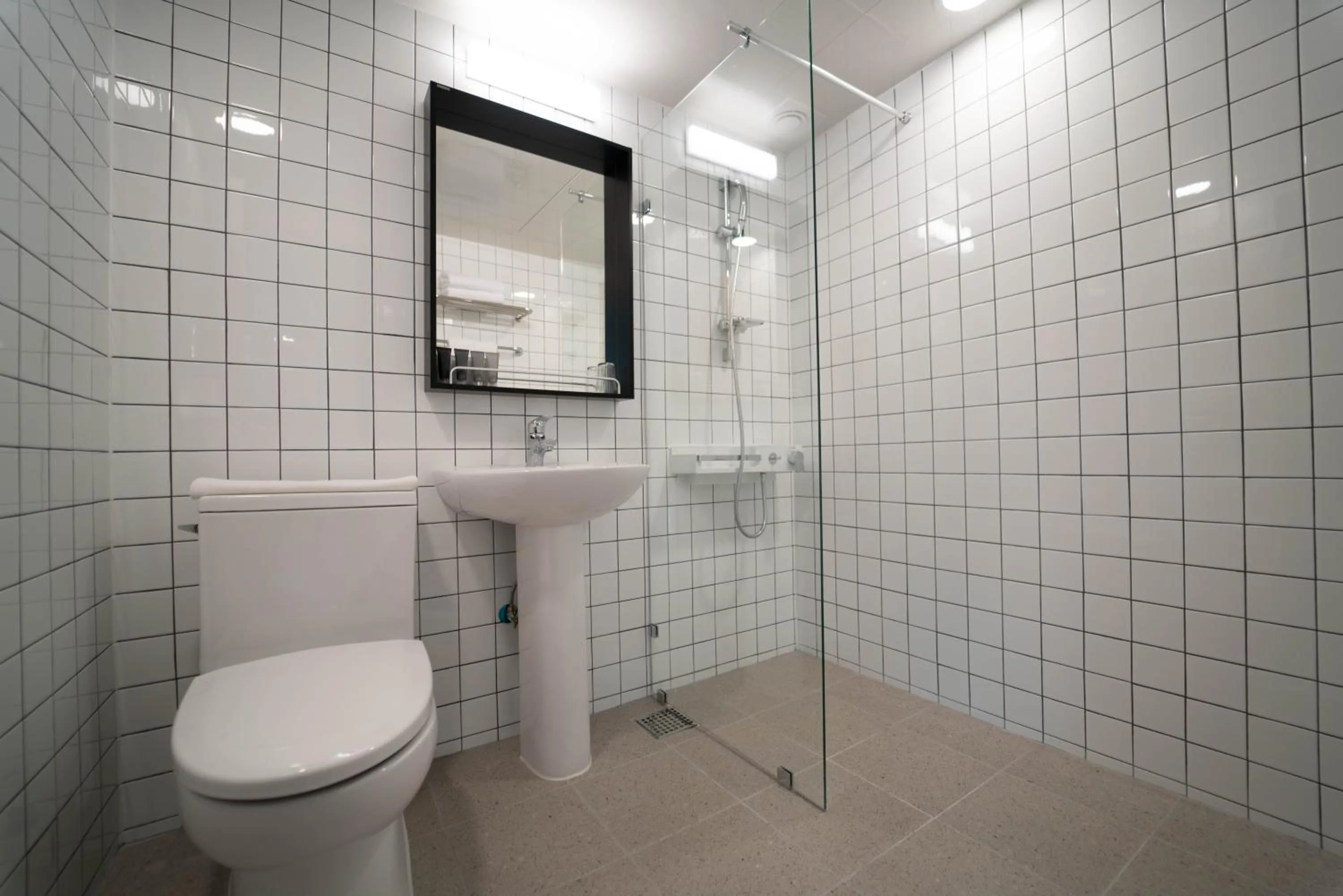 Toilet in Heyy Seogwipo Hotel