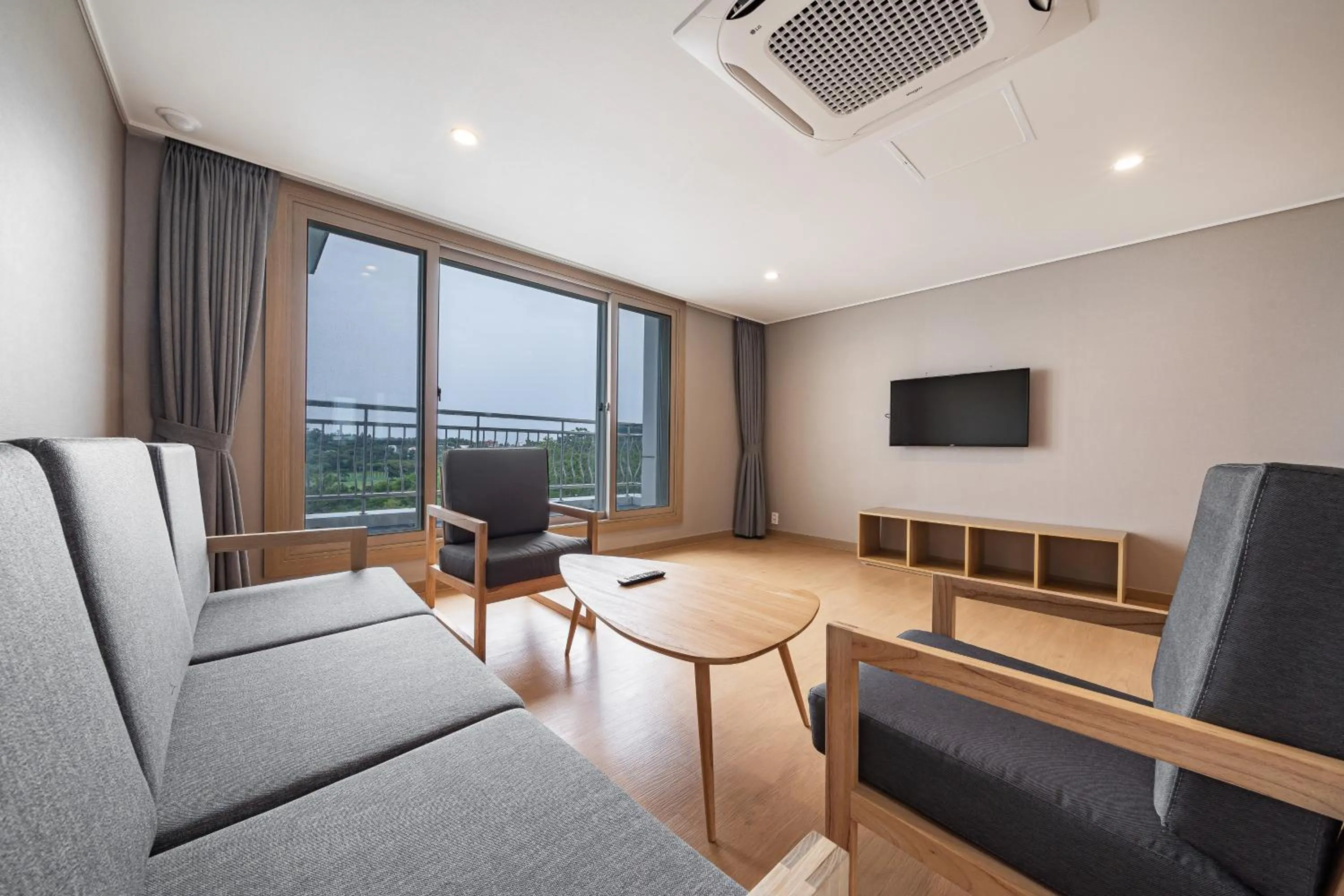 TV and multimedia in Heyy Seogwipo Hotel