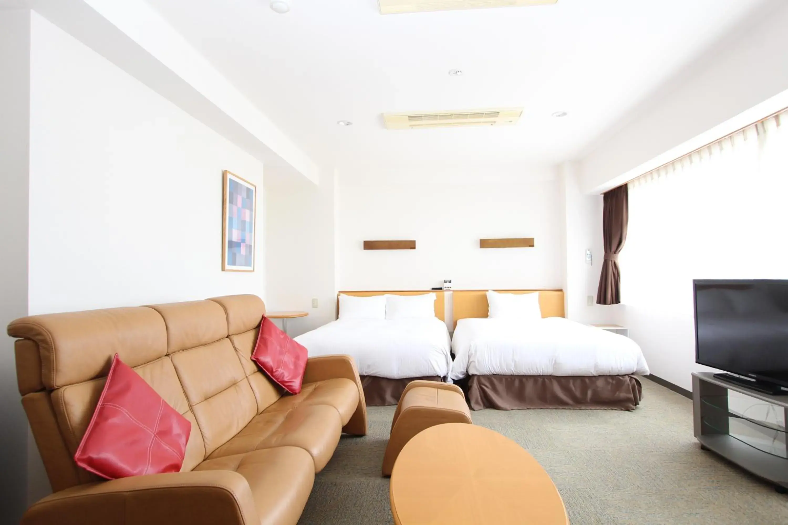Photo of the whole room, Bed in Hotel BB fast Sakuranbo Higashine Ekimae Photo of the whole room, Bed in Hotel BB fast Sakuranbo Higashine Ekimae