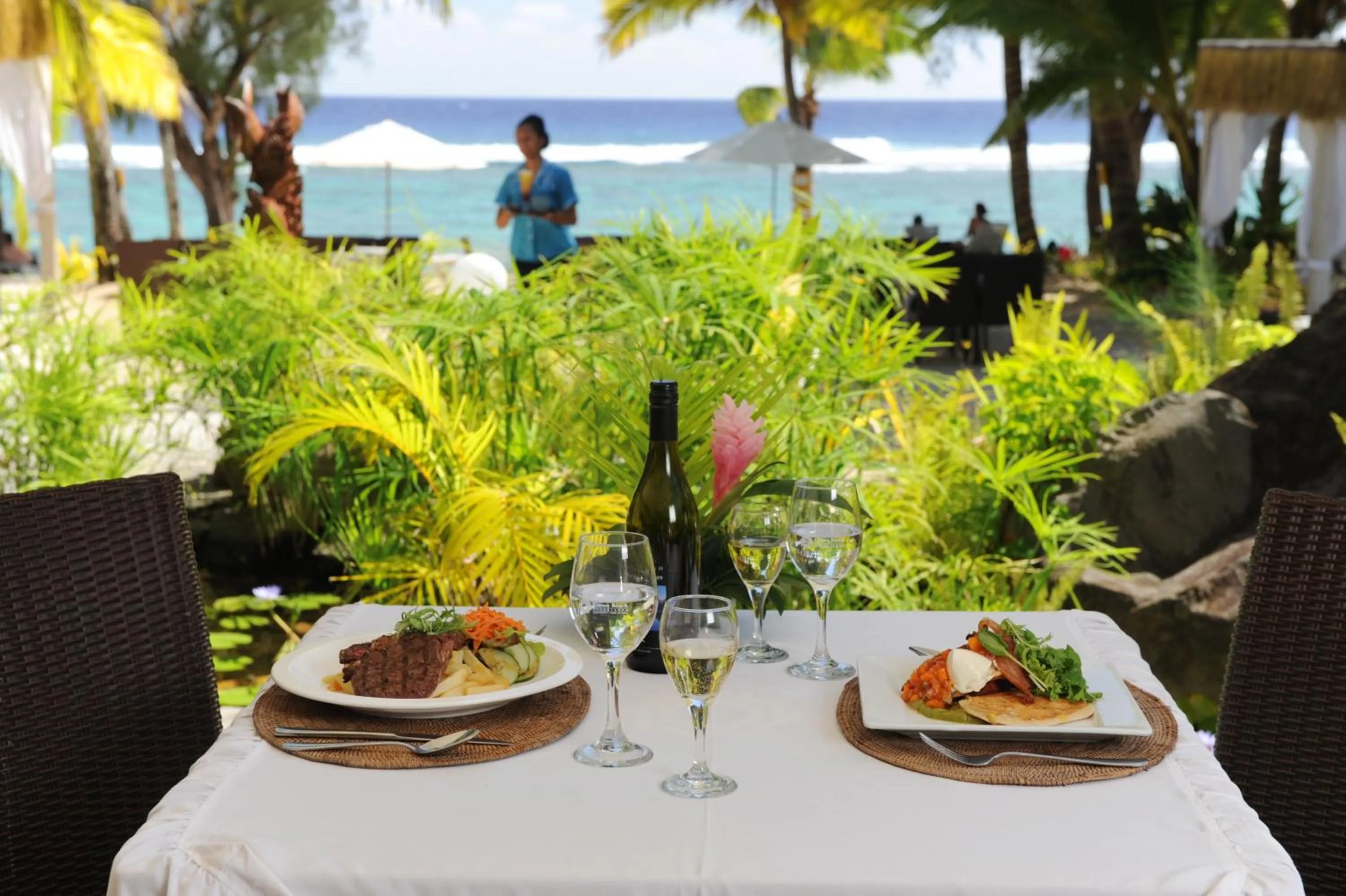 Restaurant/places to eat in Crown Beach Resort & Spa